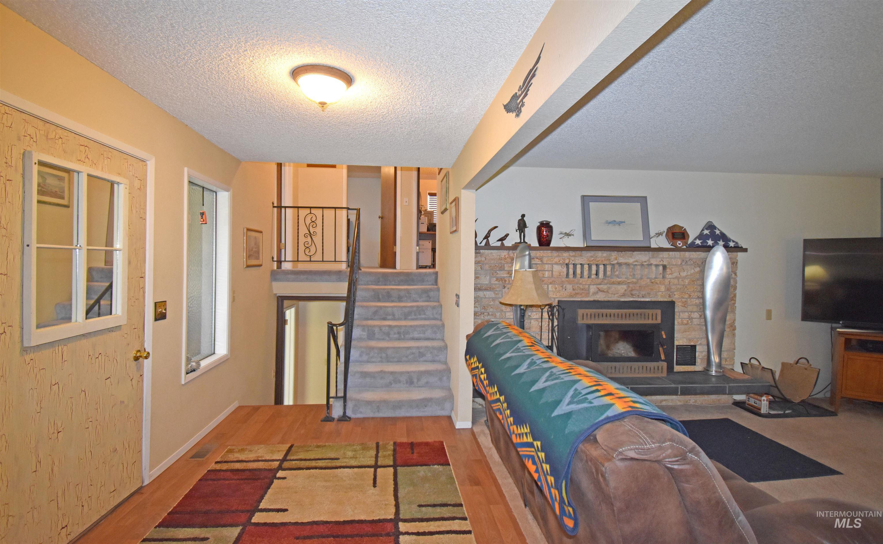 1045 Post Lane, Clarkston, Washington 99403, 5 Bedrooms, 3.5 Bathrooms, Residential For Sale, Price $660,000,MLS 98969211