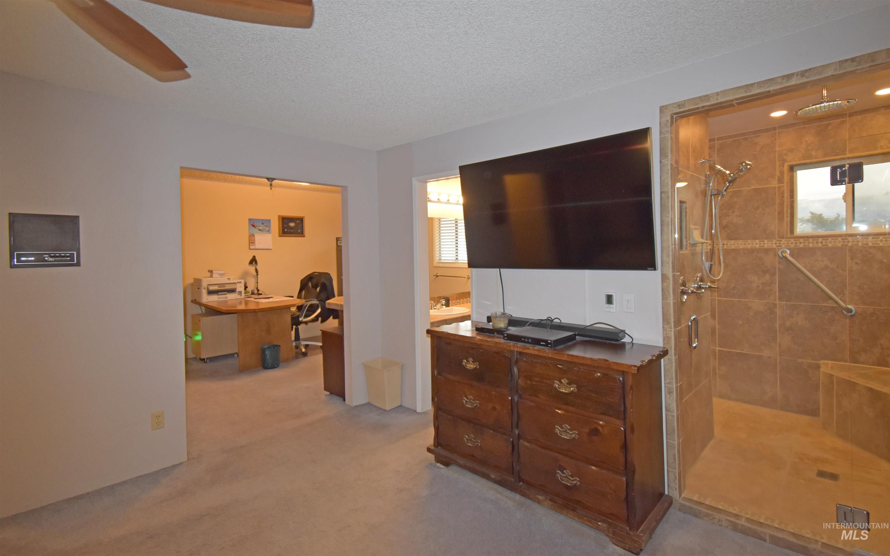 1045 Post Lane, Clarkston, Washington 99403, 5 Bedrooms, 3.5 Bathrooms, Residential For Sale, Price $660,000,MLS 98969211