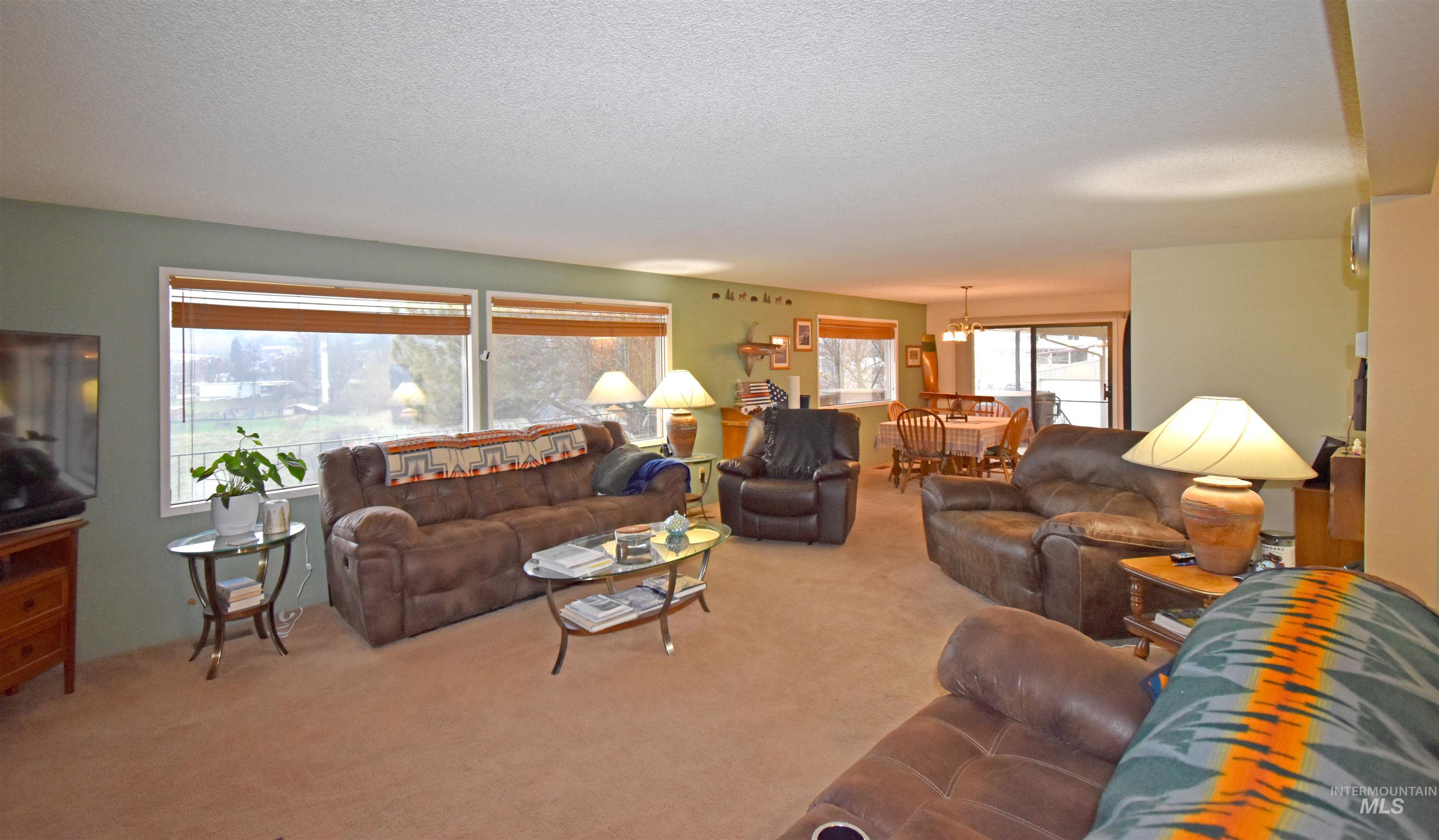 1045 Post Lane, Clarkston, Washington 99403, 5 Bedrooms, 3.5 Bathrooms, Residential For Sale, Price $660,000,MLS 98969211