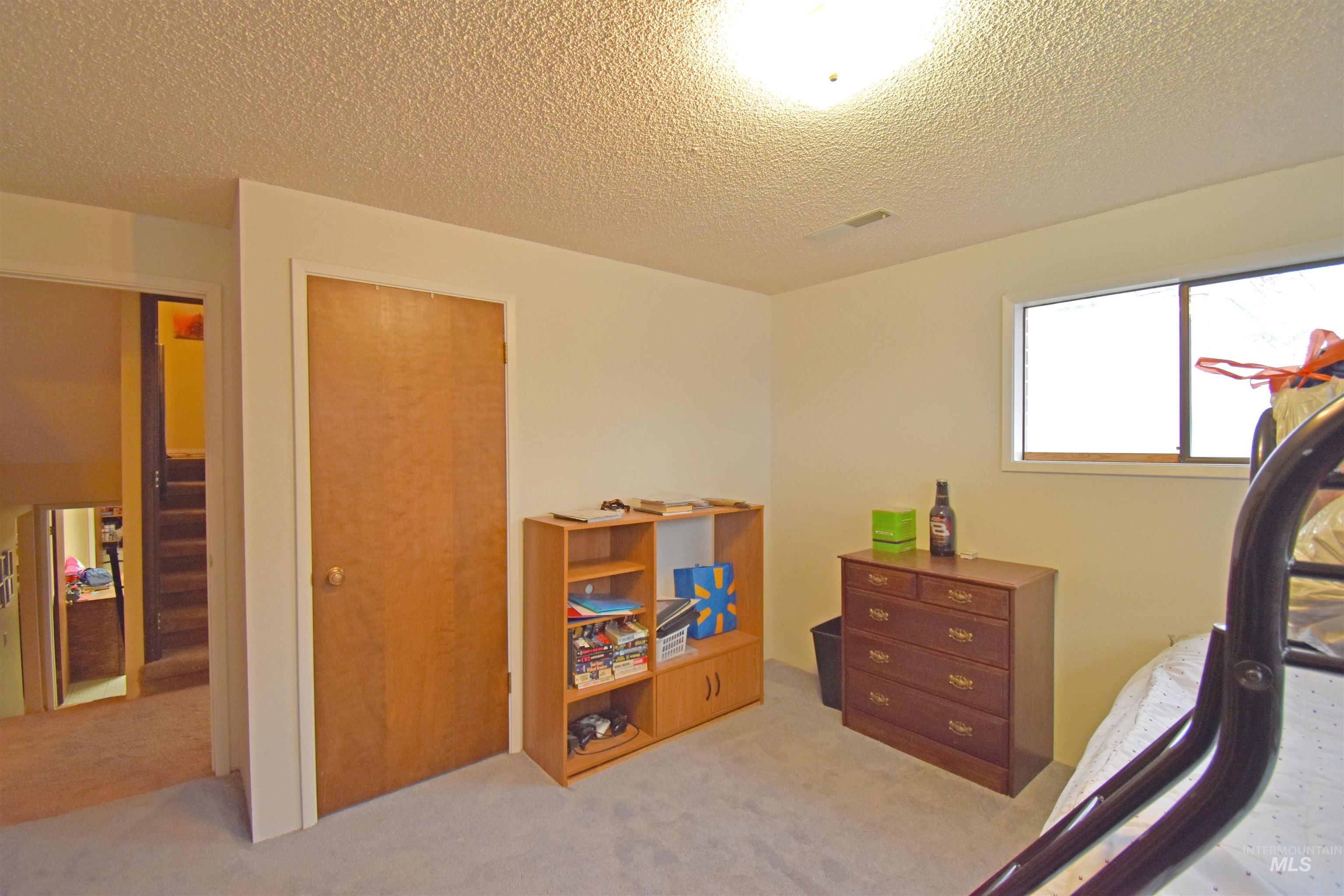 1045 Post Lane, Clarkston, Washington 99403, 5 Bedrooms, 3.5 Bathrooms, Residential For Sale, Price $660,000,MLS 98969211