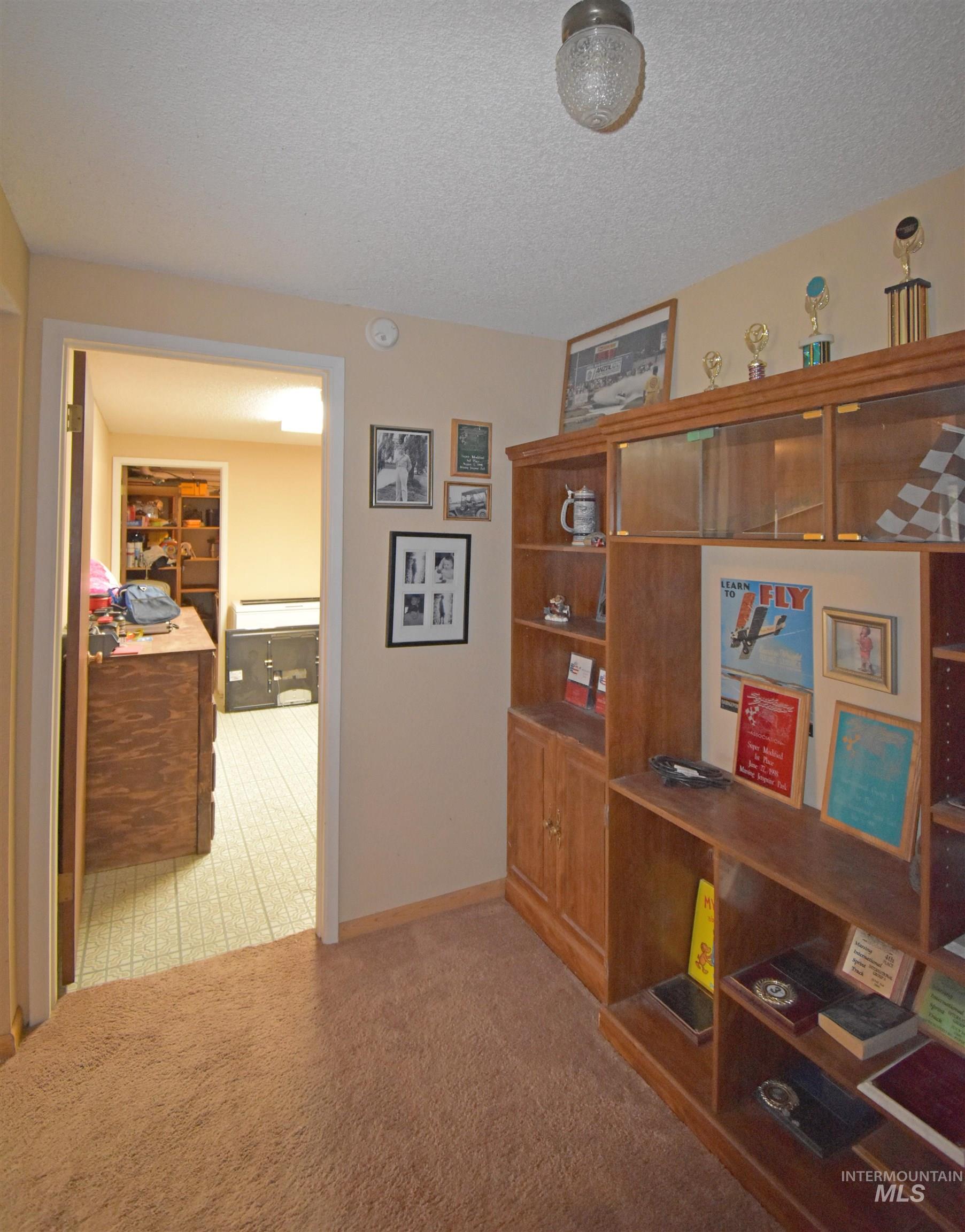 1045 Post Lane, Clarkston, Washington 99403, 5 Bedrooms, 3.5 Bathrooms, Residential For Sale, Price $660,000,MLS 98969211