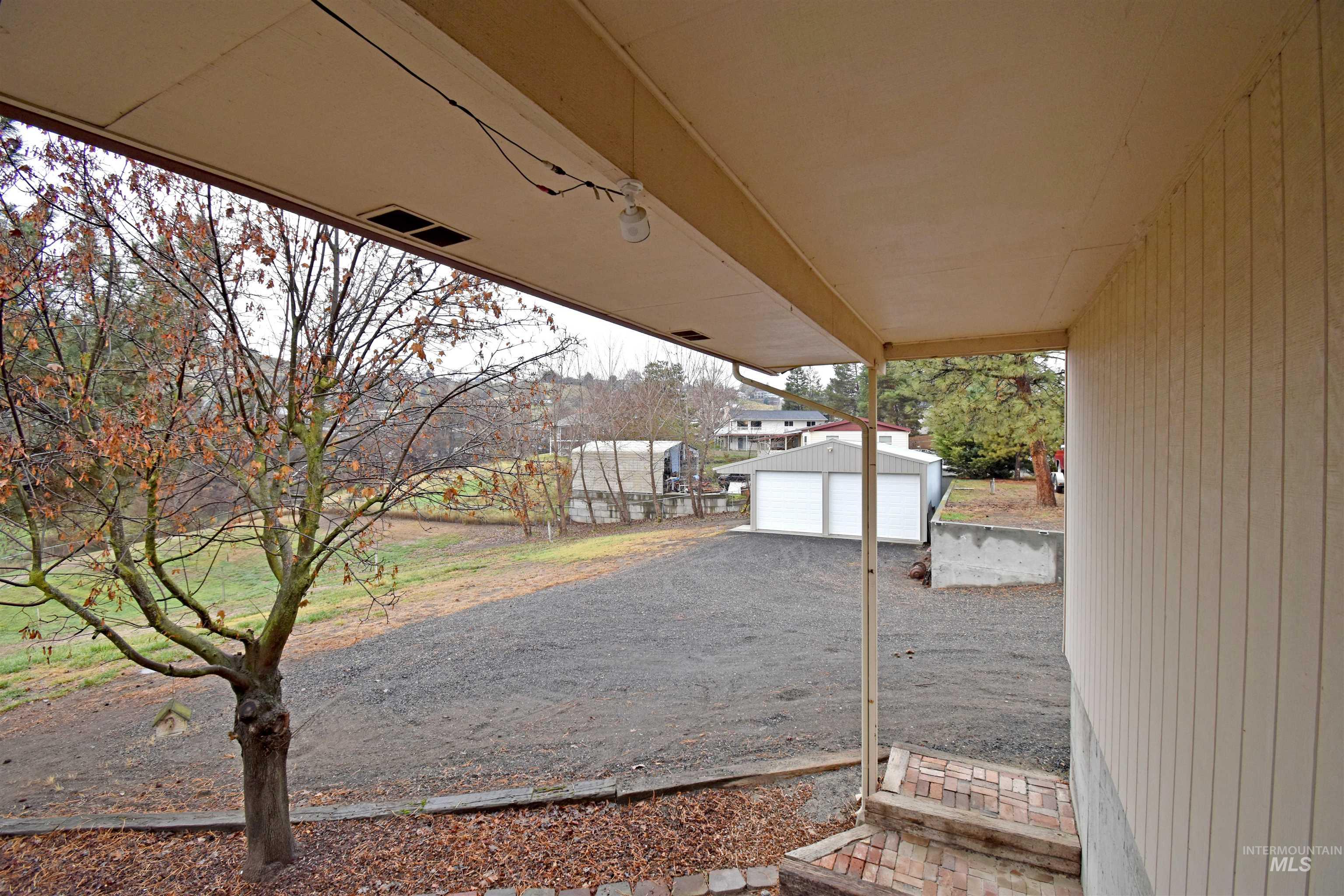 1045 Post Lane, Clarkston, Washington 99403, 5 Bedrooms, 3.5 Bathrooms, Residential For Sale, Price $695,000,MLS 98969211