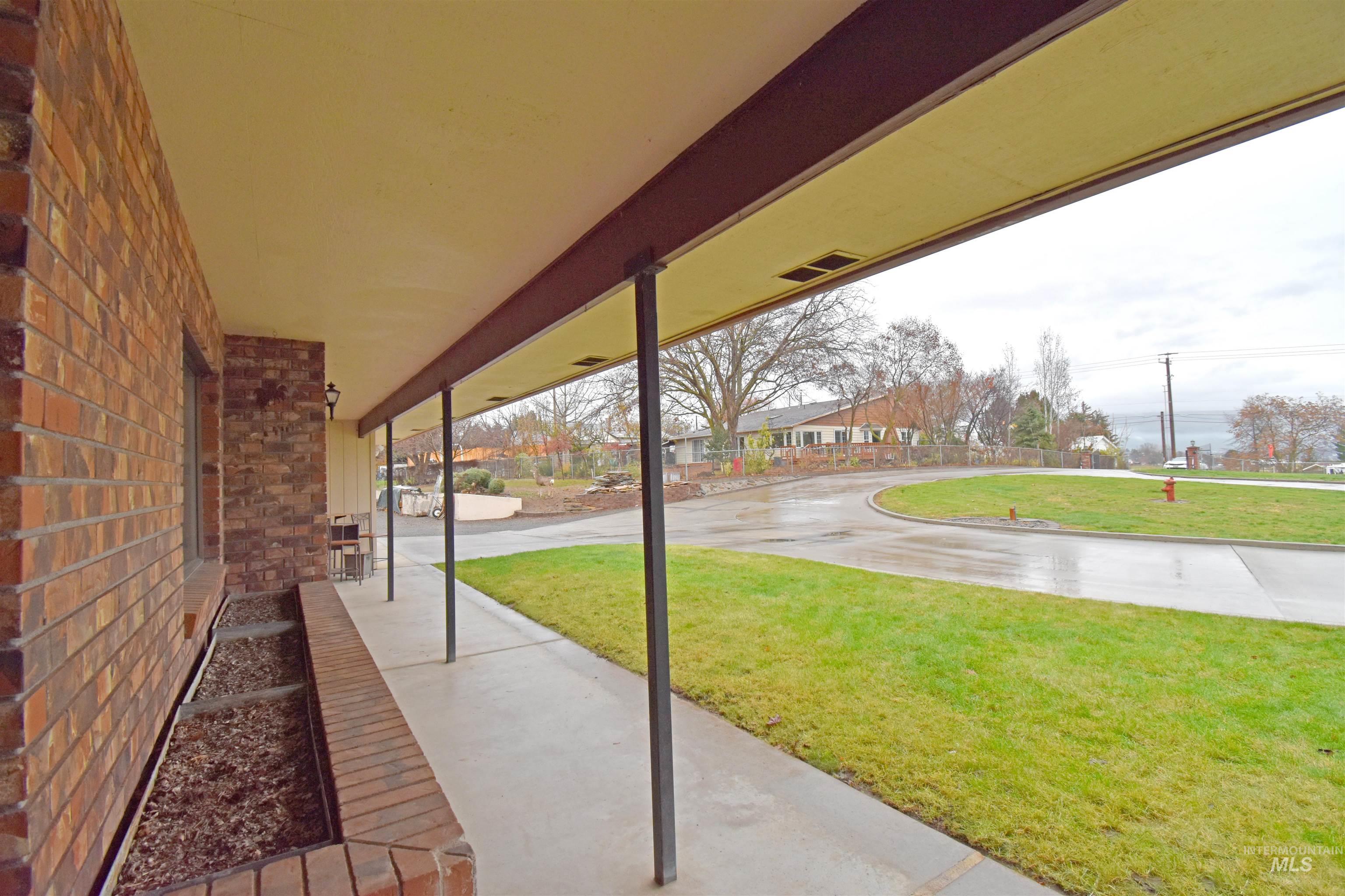 1045 Post Lane, Clarkston, Washington 99403, 5 Bedrooms, 3.5 Bathrooms, Residential For Sale, Price $695,000,MLS 98969211