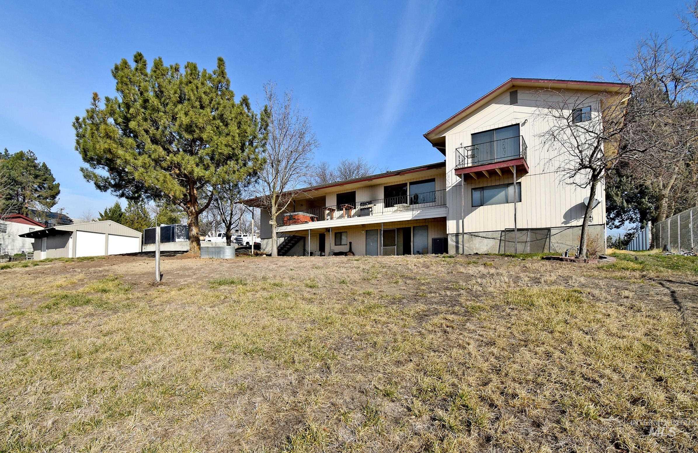 1045 Post Lane, Clarkston, Washington 99403, 5 Bedrooms, 3.5 Bathrooms, Residential For Sale, Price $695,000, 98969211