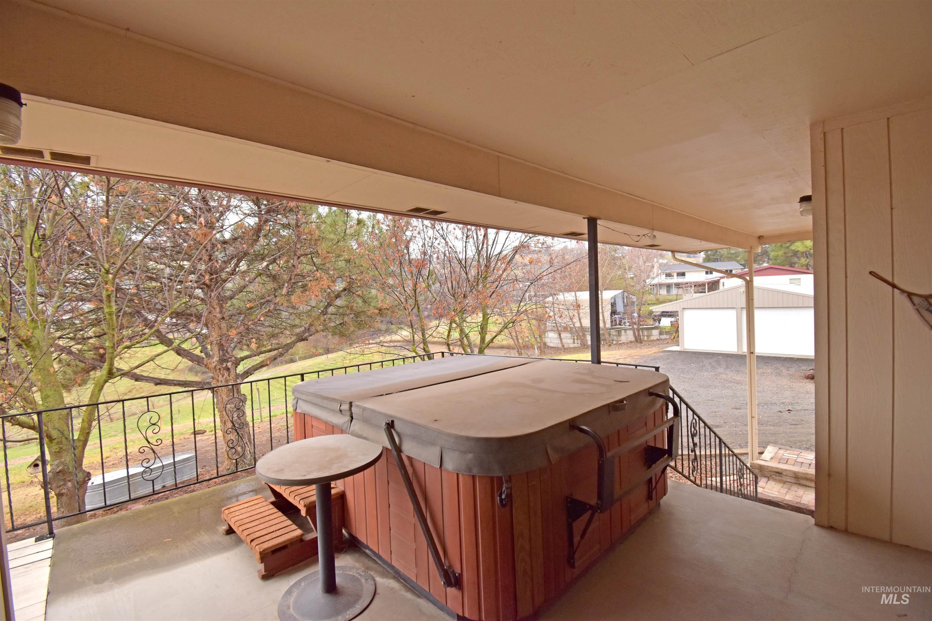 1045 Post Lane, Clarkston, Washington 99403, 5 Bedrooms, 3.5 Bathrooms, Residential For Sale, Price $695,000,MLS 98969211