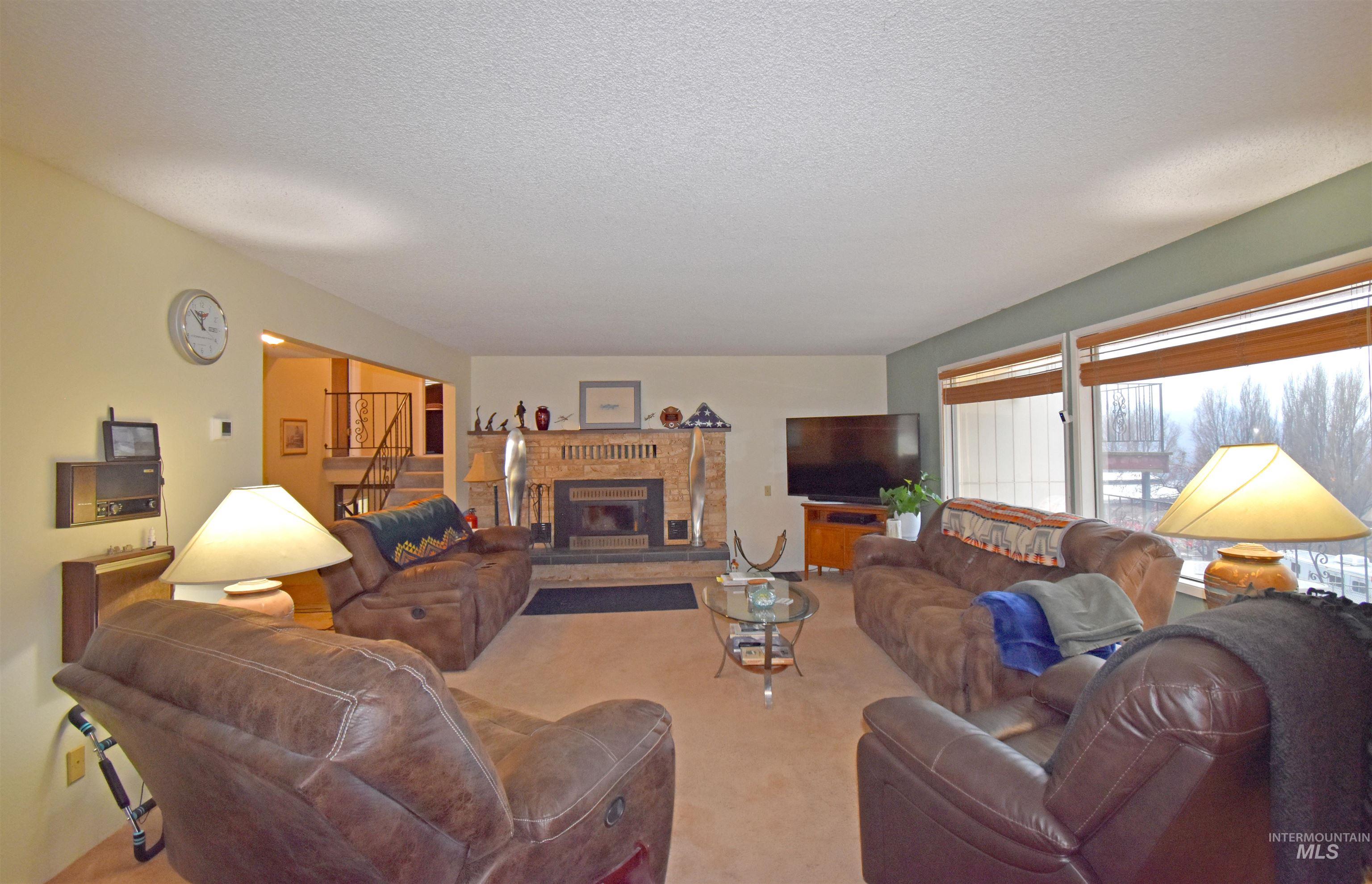 1045 Post Lane, Clarkston, Washington 99403, 5 Bedrooms, 3.5 Bathrooms, Residential For Sale, Price $660,000,MLS 98969211
