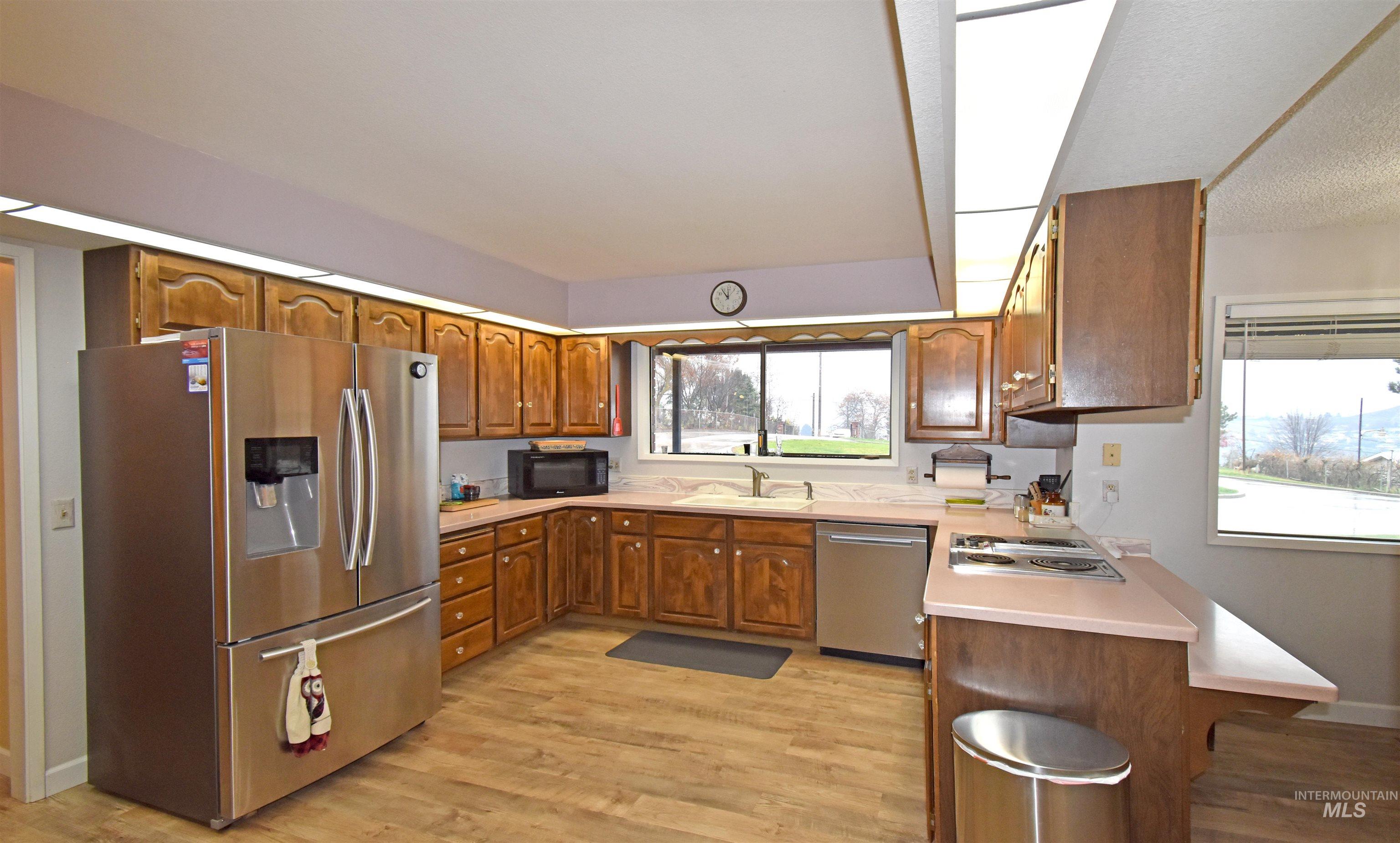 1045 Post Lane, Clarkston, Washington 99403, 5 Bedrooms, 3.5 Bathrooms, Residential For Sale, Price $660,000,MLS 98969211