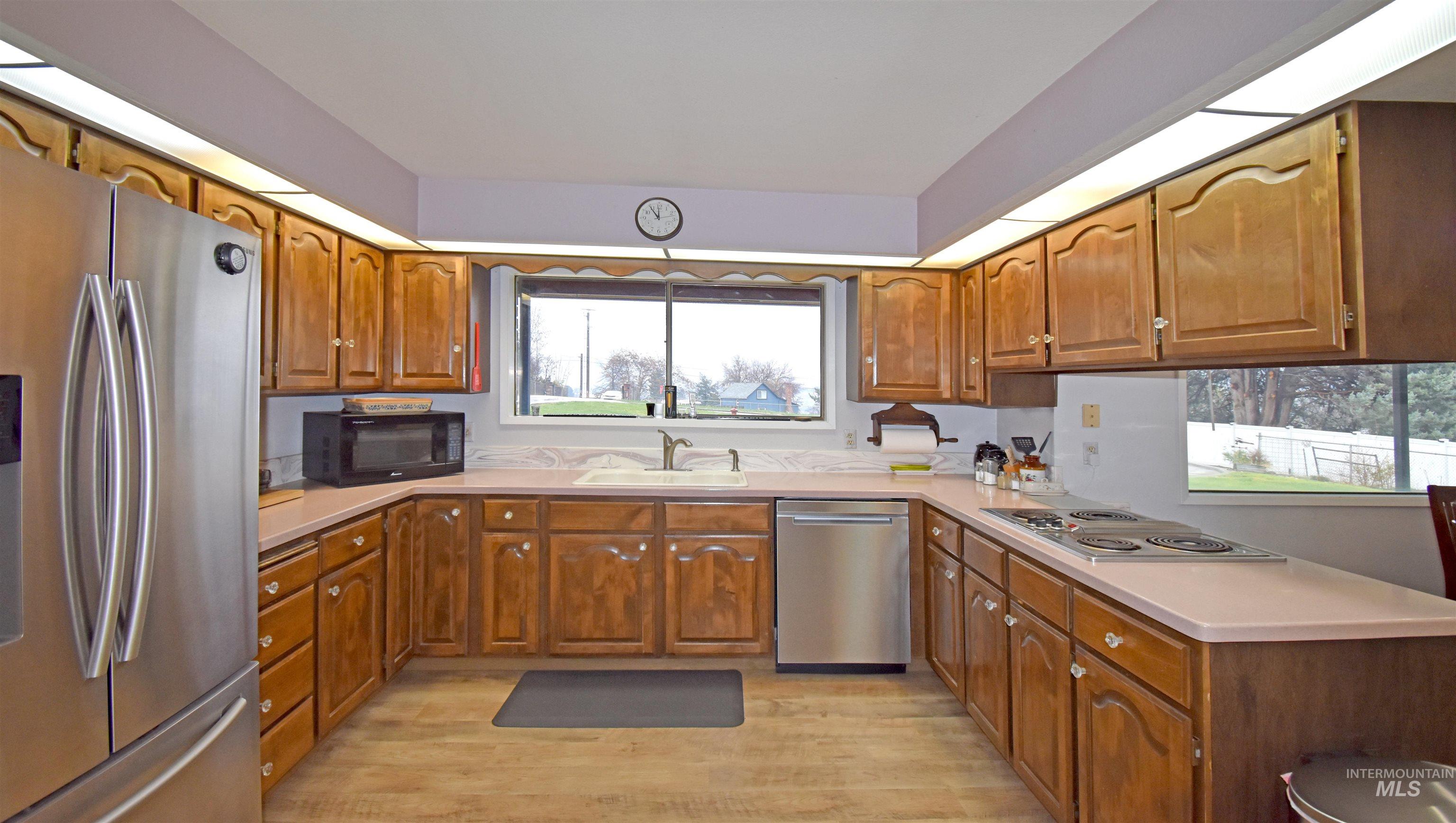 1045 Post Lane, Clarkston, Washington 99403, 5 Bedrooms, 3.5 Bathrooms, Residential For Sale, Price $660,000,MLS 98969211
