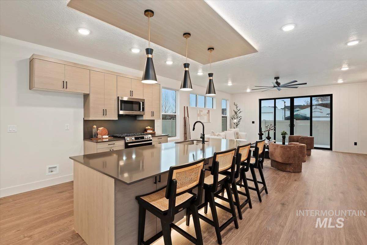 60 N Feather Reed Ave., Meridian, Idaho 83642, 4 Bedrooms, 2.5 Bathrooms, Residential For Sale, Price $615,000,MLS 98969215