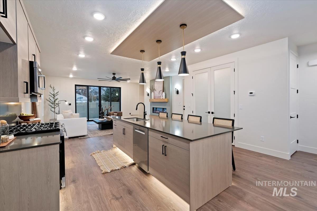 60 N Feather Reed Ave., Meridian, Idaho 83642, 4 Bedrooms, 2.5 Bathrooms, Residential For Sale, Price $615,000,MLS 98969215