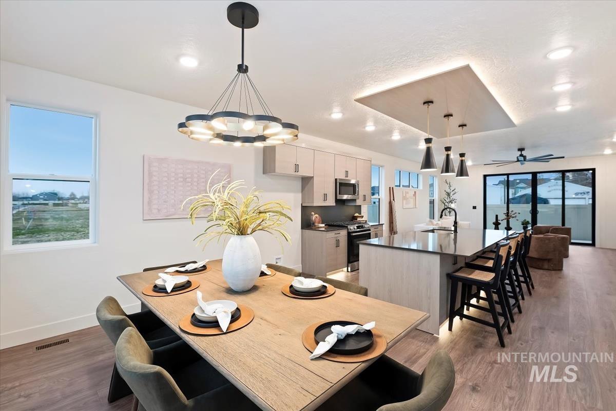 60 N Feather Reed Ave., Meridian, Idaho 83642, 4 Bedrooms, 2.5 Bathrooms, Residential For Sale, Price $615,000,MLS 98969215