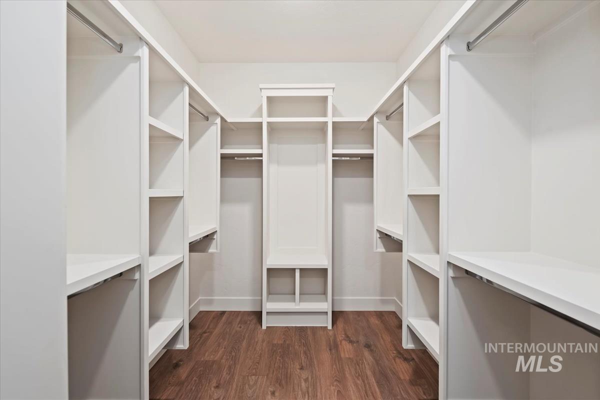 60 N Feather Reed Ave., Meridian, Idaho 83642, 4 Bedrooms, 2.5 Bathrooms, Residential For Sale, Price $615,000,MLS 98969215