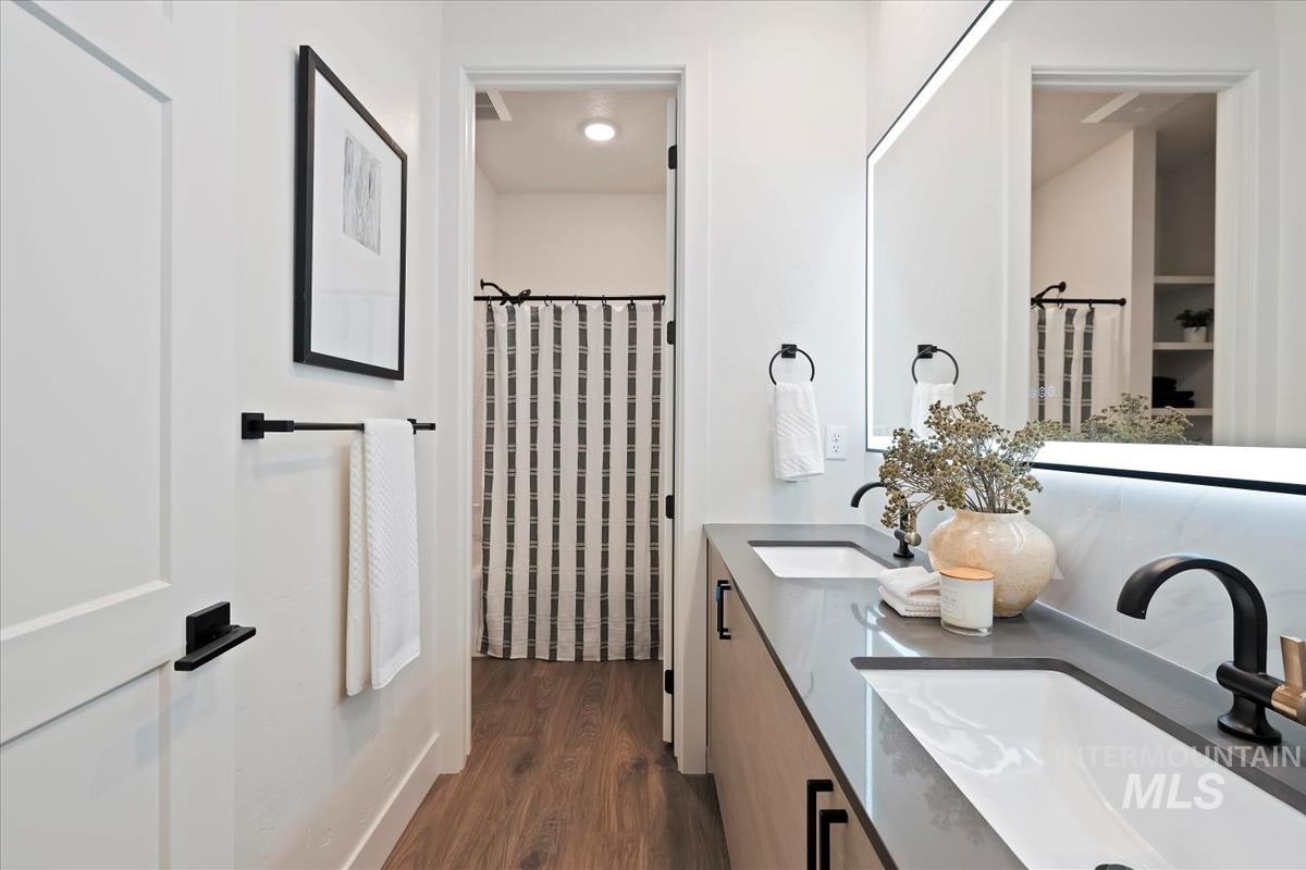 60 N Feather Reed Ave., Meridian, Idaho 83642, 4 Bedrooms, 2.5 Bathrooms, Residential For Sale, Price $615,000,MLS 98969215