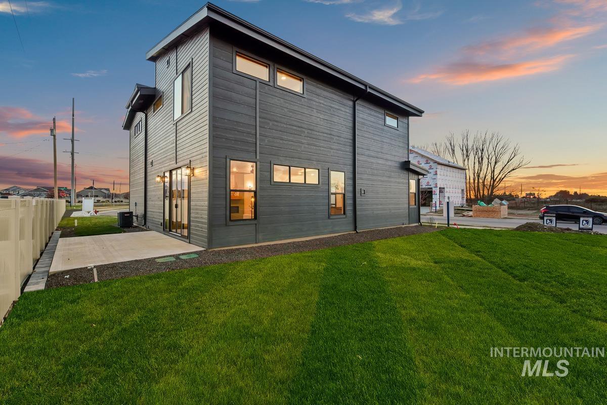 60 N Feather Reed Ave., Meridian, Idaho 83642, 4 Bedrooms, 2.5 Bathrooms, Residential For Sale, Price $615,000,MLS 98969215