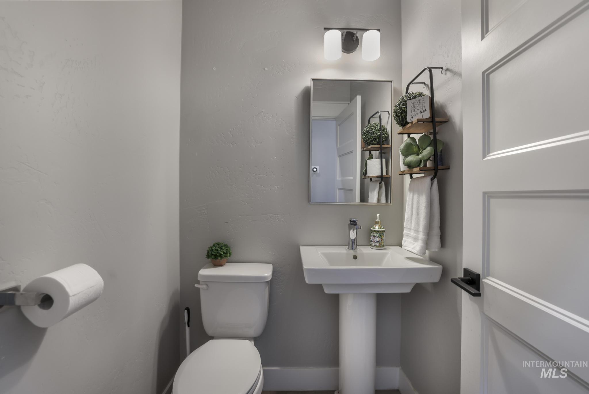 439 N Meadowview Lane, Twin Falls, Idaho 83301, 4 Bedrooms, 3.5 Bathrooms, Residential For Sale, Price $740,000,MLS 98969216