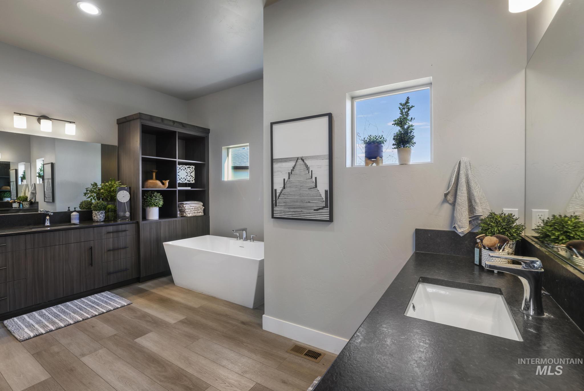 439 N Meadowview Lane, Twin Falls, Idaho 83301, 4 Bedrooms, 3.5 Bathrooms, Residential For Sale, Price $740,000,MLS 98969216