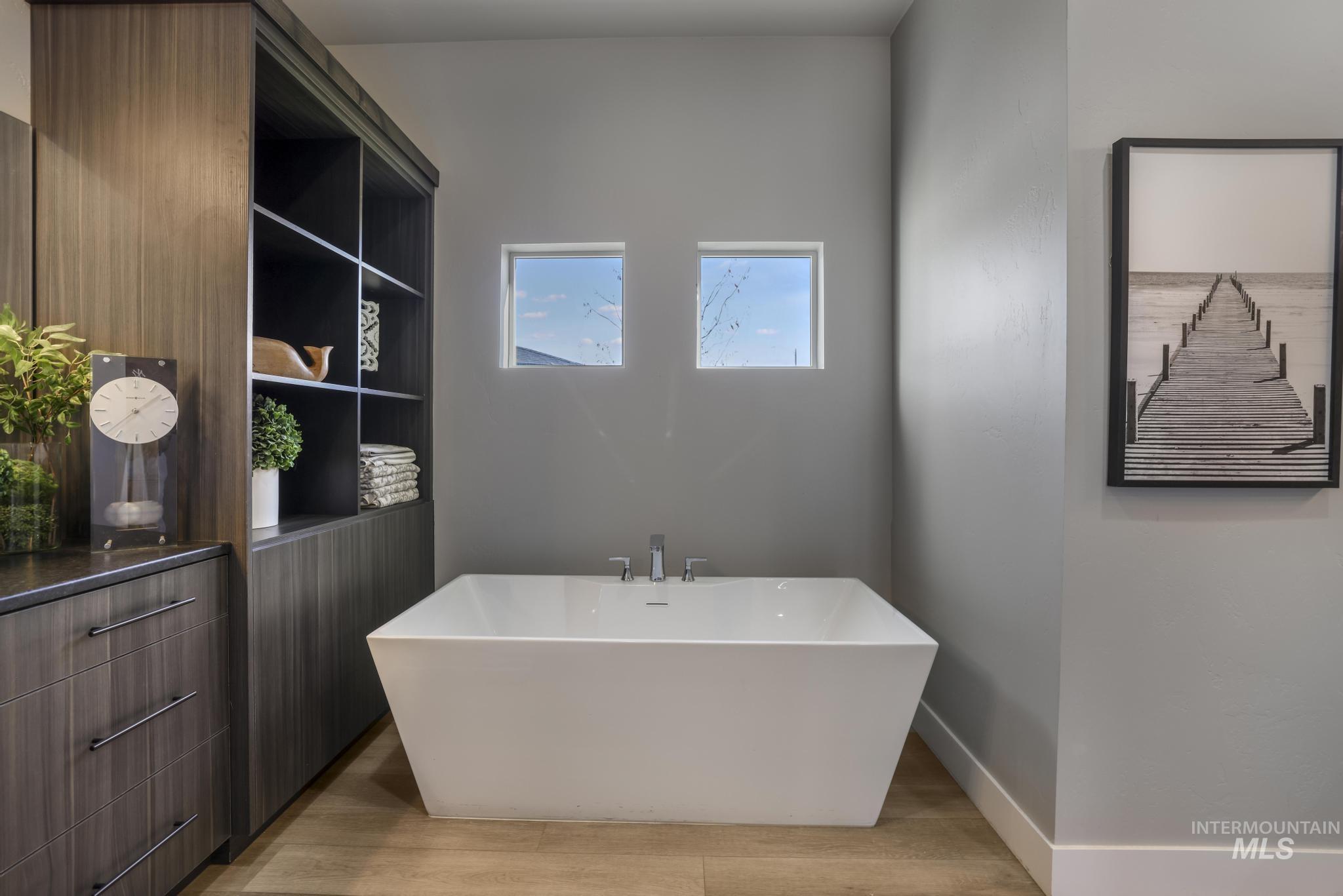 439 N Meadowview Lane, Twin Falls, Idaho 83301, 4 Bedrooms, 3.5 Bathrooms, Residential For Sale, Price $740,000,MLS 98969216