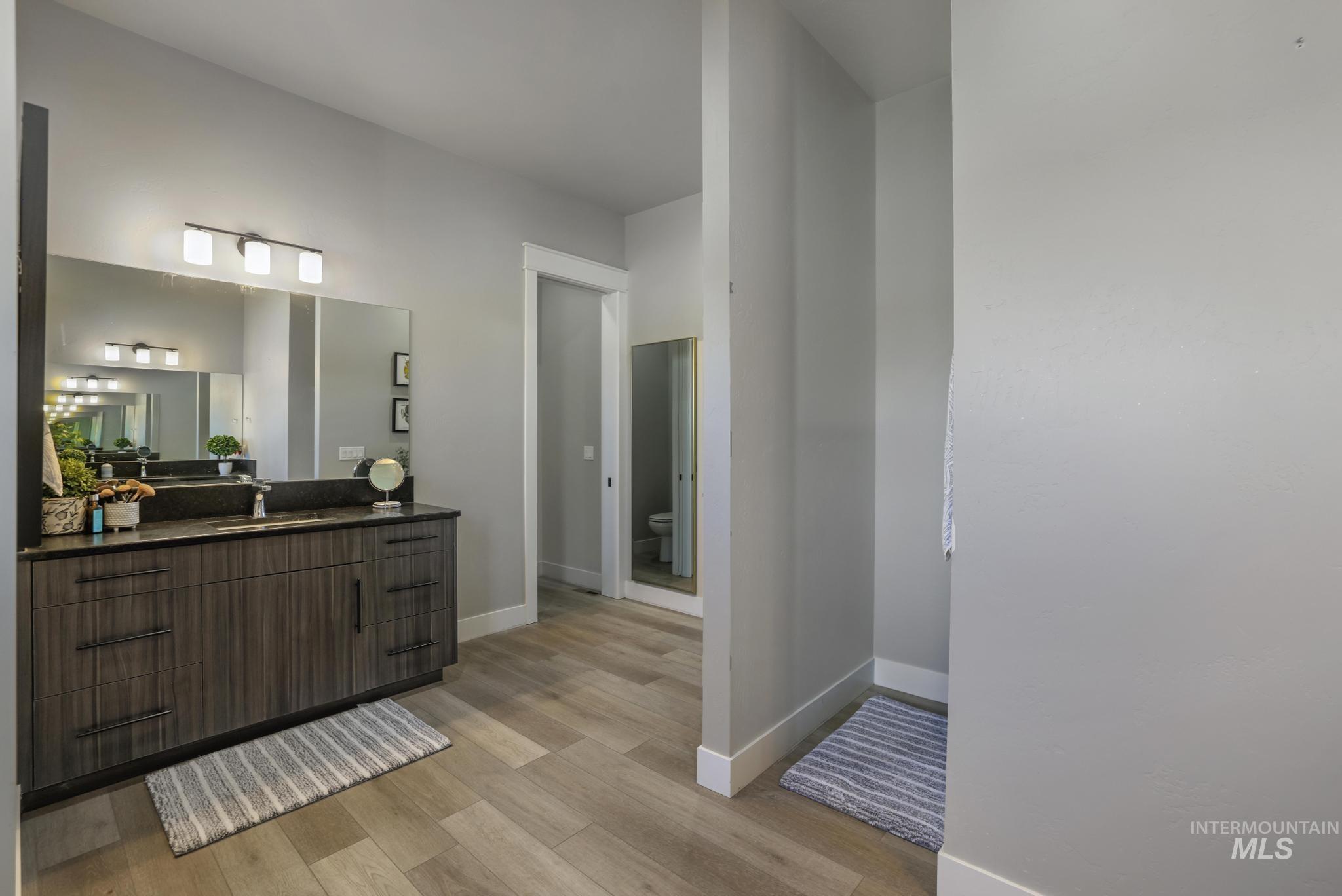 439 N Meadowview Lane, Twin Falls, Idaho 83301, 4 Bedrooms, 3.5 Bathrooms, Residential For Sale, Price $740,000,MLS 98969216