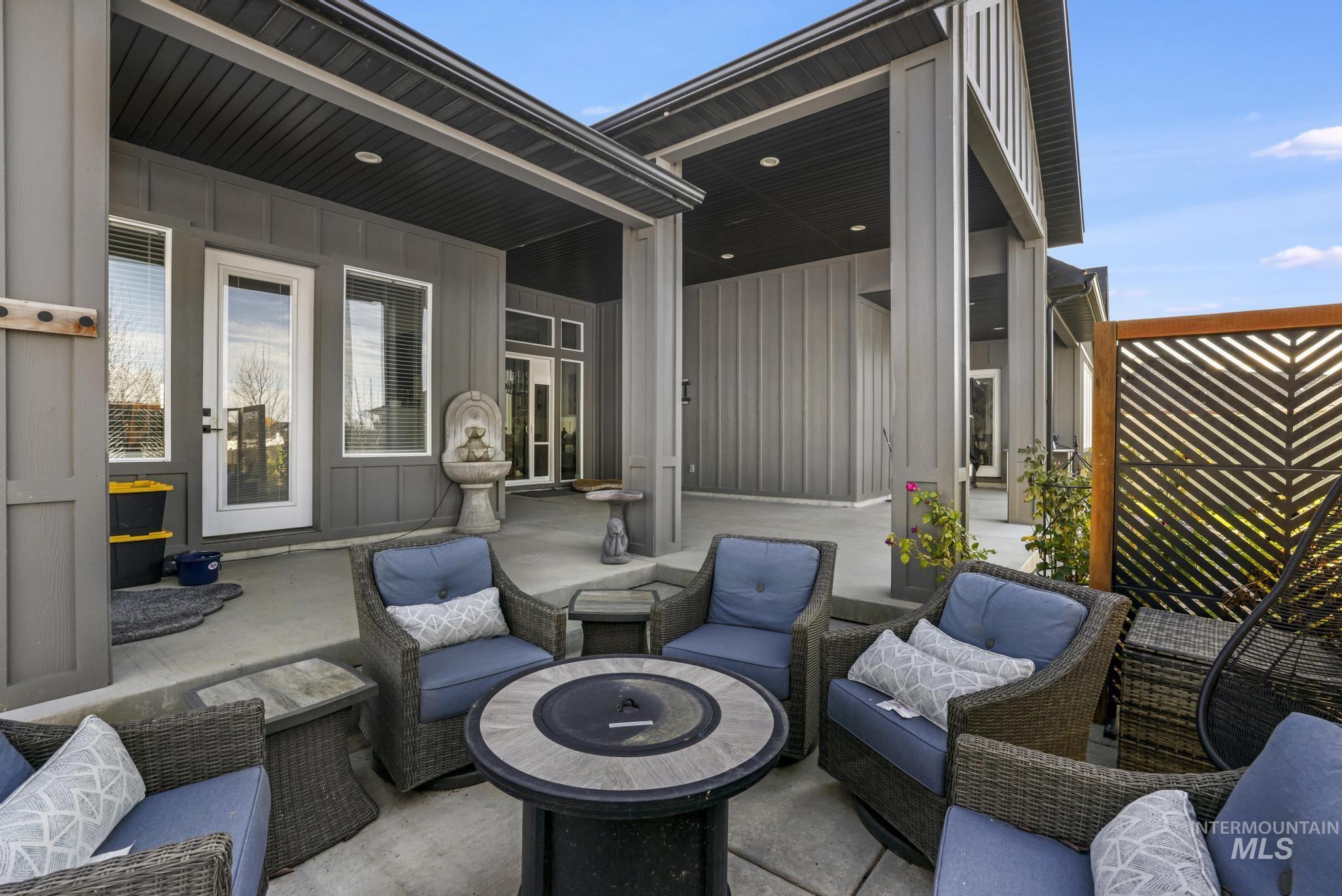 439 N Meadowview Lane, Twin Falls, Idaho 83301, 4 Bedrooms, 3.5 Bathrooms, Residential For Sale, Price $740,000,MLS 98969216