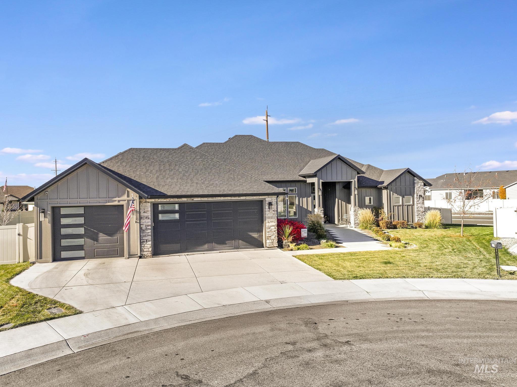 439 N Meadowview Lane, Twin Falls, Idaho 83301, 4 Bedrooms, 3.5 Bathrooms, Residential For Sale, Price $740,000,MLS 98969216
