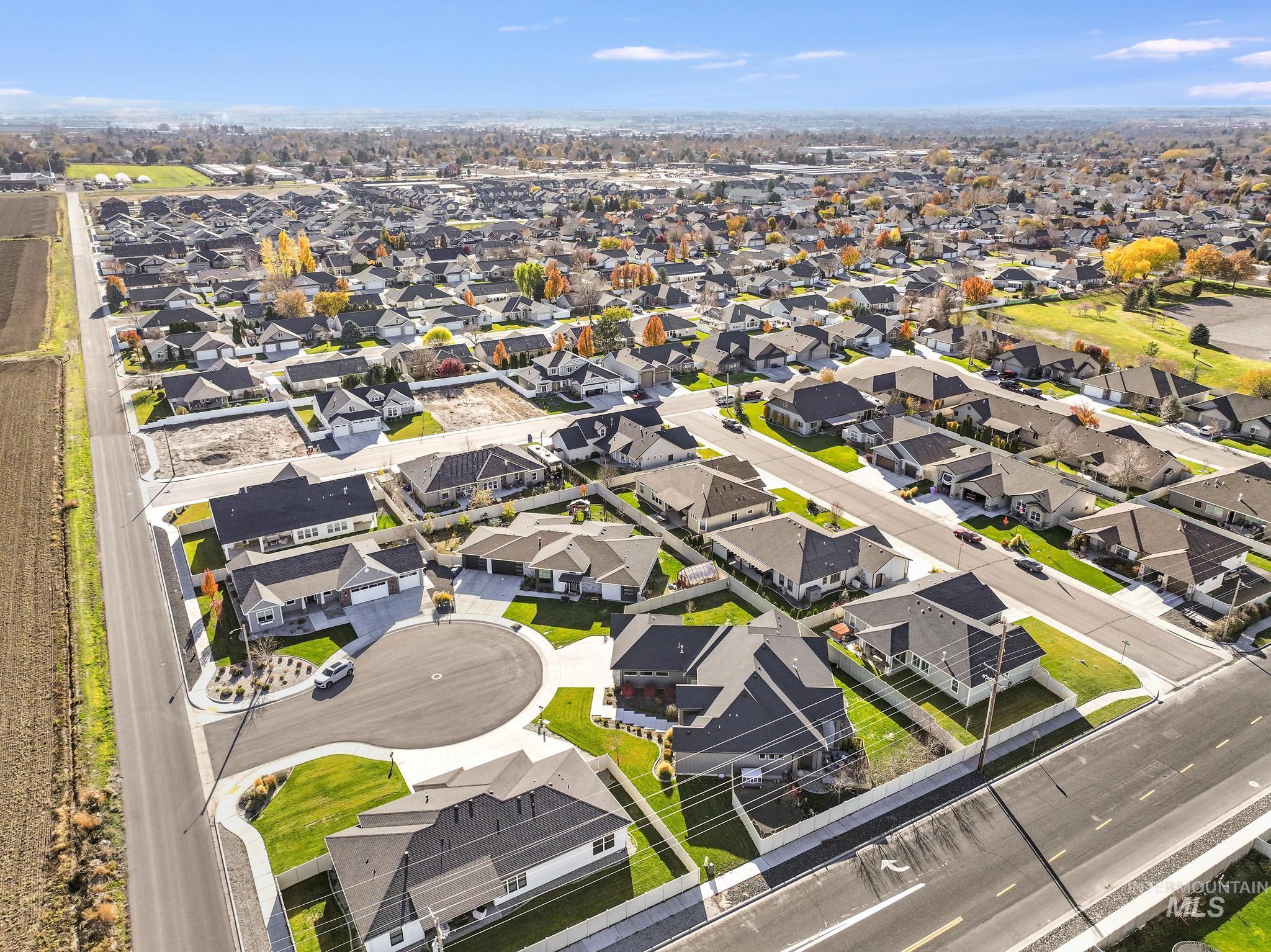 439 N Meadowview Lane, Twin Falls, Idaho 83301, 4 Bedrooms, 3.5 Bathrooms, Residential For Sale, Price $740,000,MLS 98969216