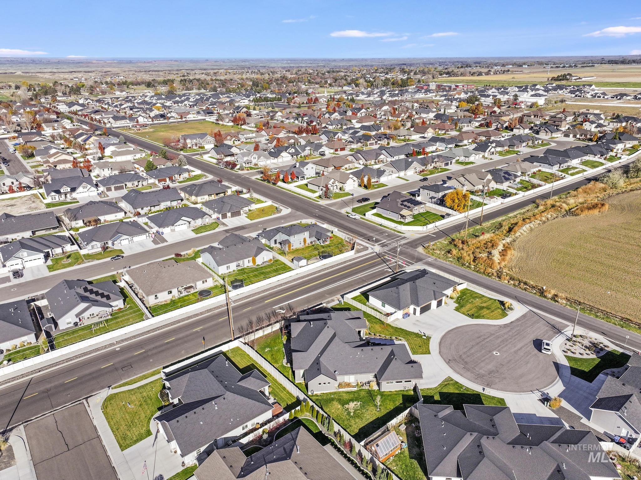 439 N Meadowview Lane, Twin Falls, Idaho 83301, 4 Bedrooms, 3.5 Bathrooms, Residential For Sale, Price $740,000,MLS 98969216