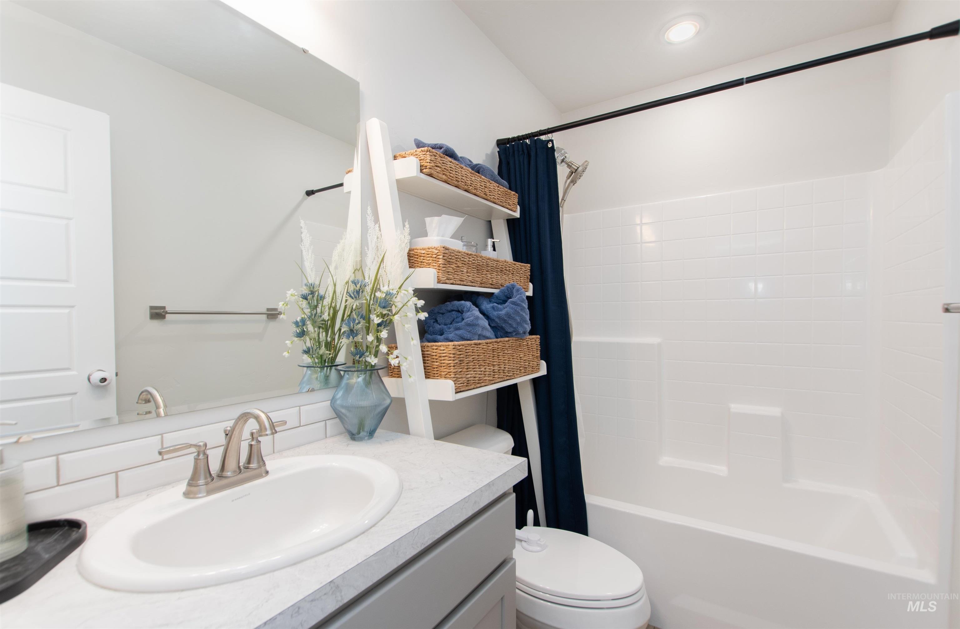 11289 W Langit St, Star, Idaho 83669, 3 Bedrooms, 2 Bathrooms, Residential For Sale, Price $499,999,MLS 98969217