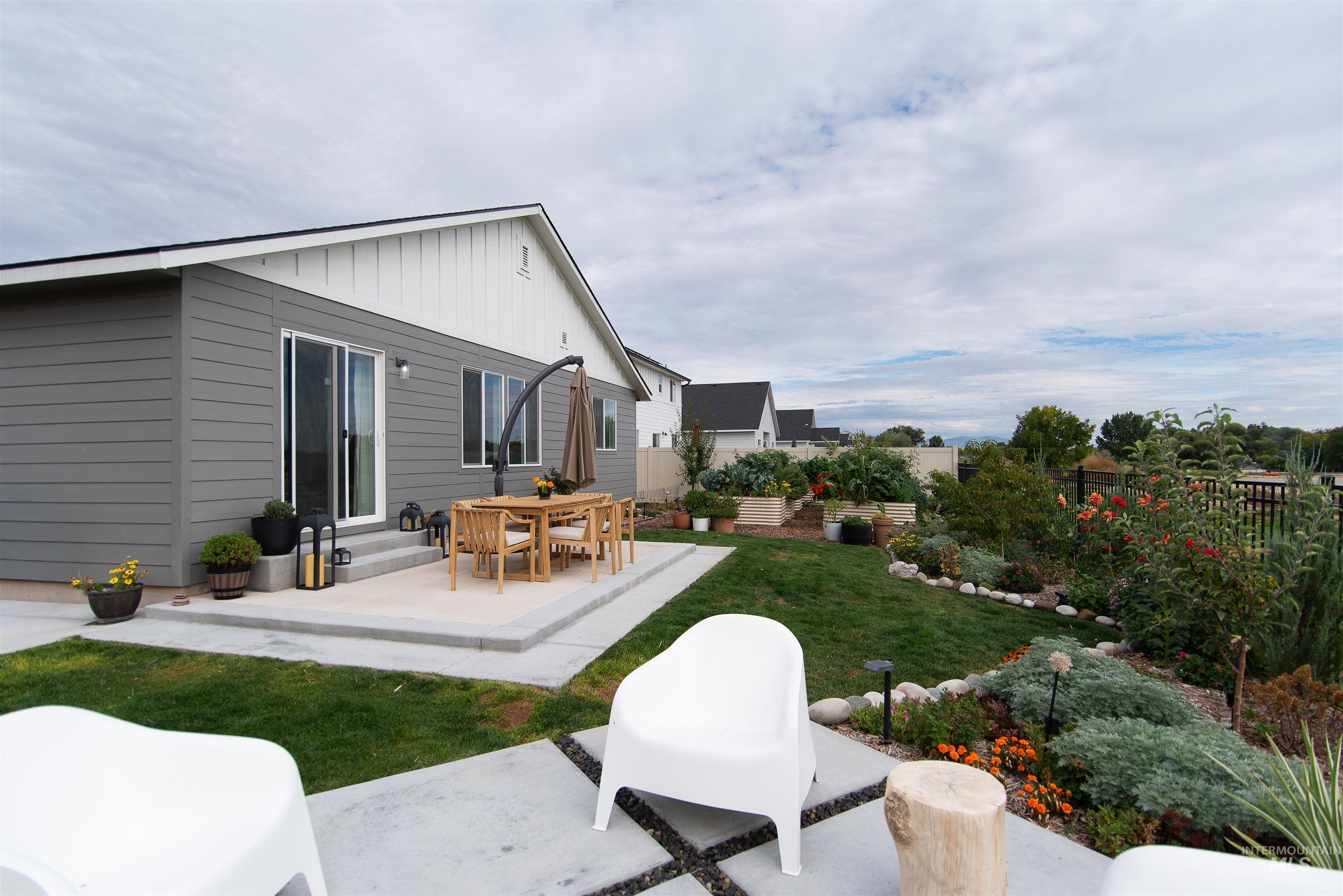 11289 W Langit St, Star, Idaho 83669, 3 Bedrooms, 2 Bathrooms, Residential For Sale, Price $499,999,MLS 98969217