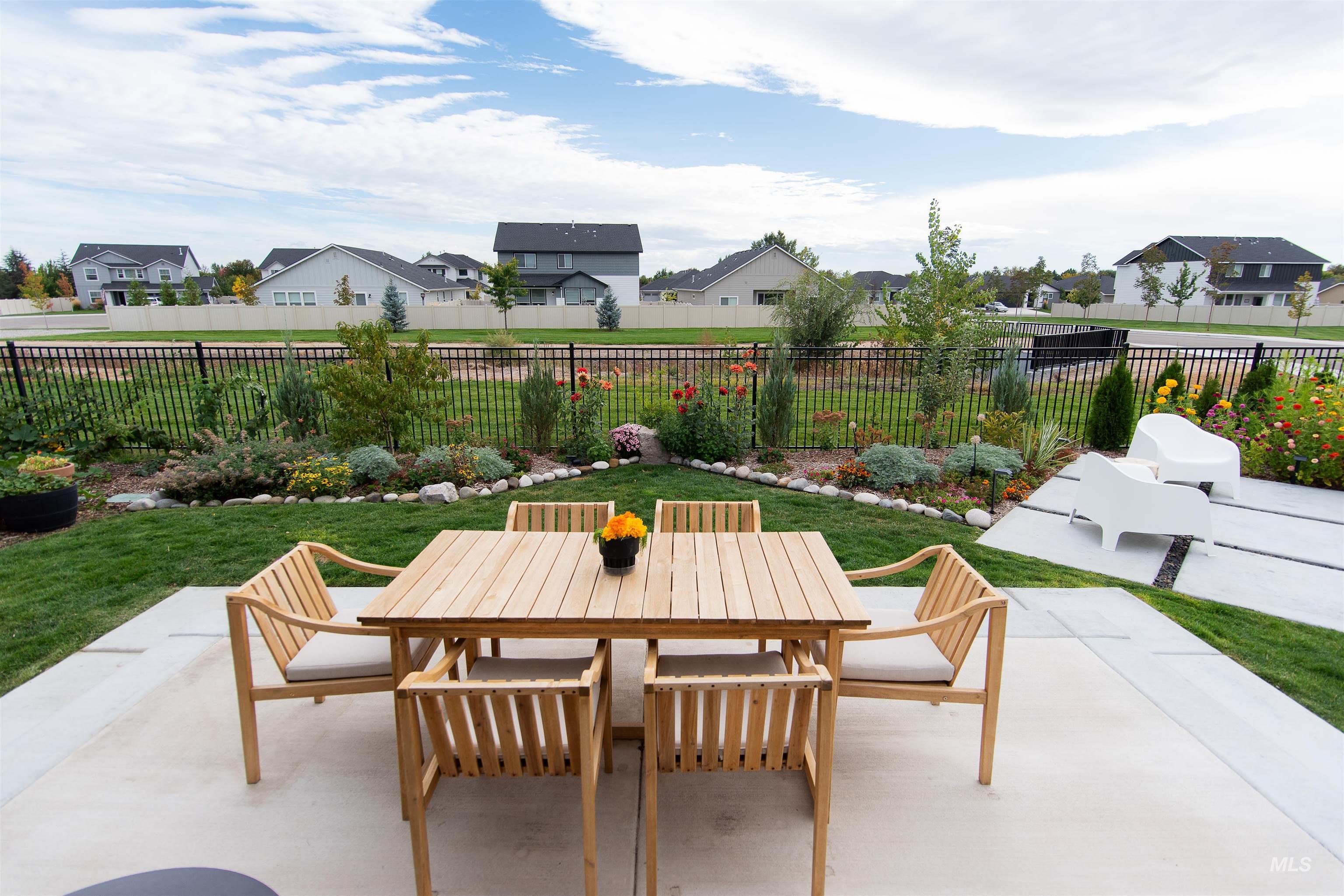 11289 W Langit St, Star, Idaho 83669, 3 Bedrooms, 2 Bathrooms, Residential For Sale, Price $499,999,MLS 98969217