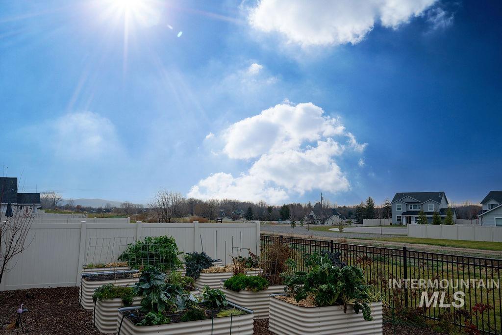 11289 W Langit St, Star, Idaho 83669, 3 Bedrooms, 2 Bathrooms, Residential For Sale, Price $499,999,MLS 98969217