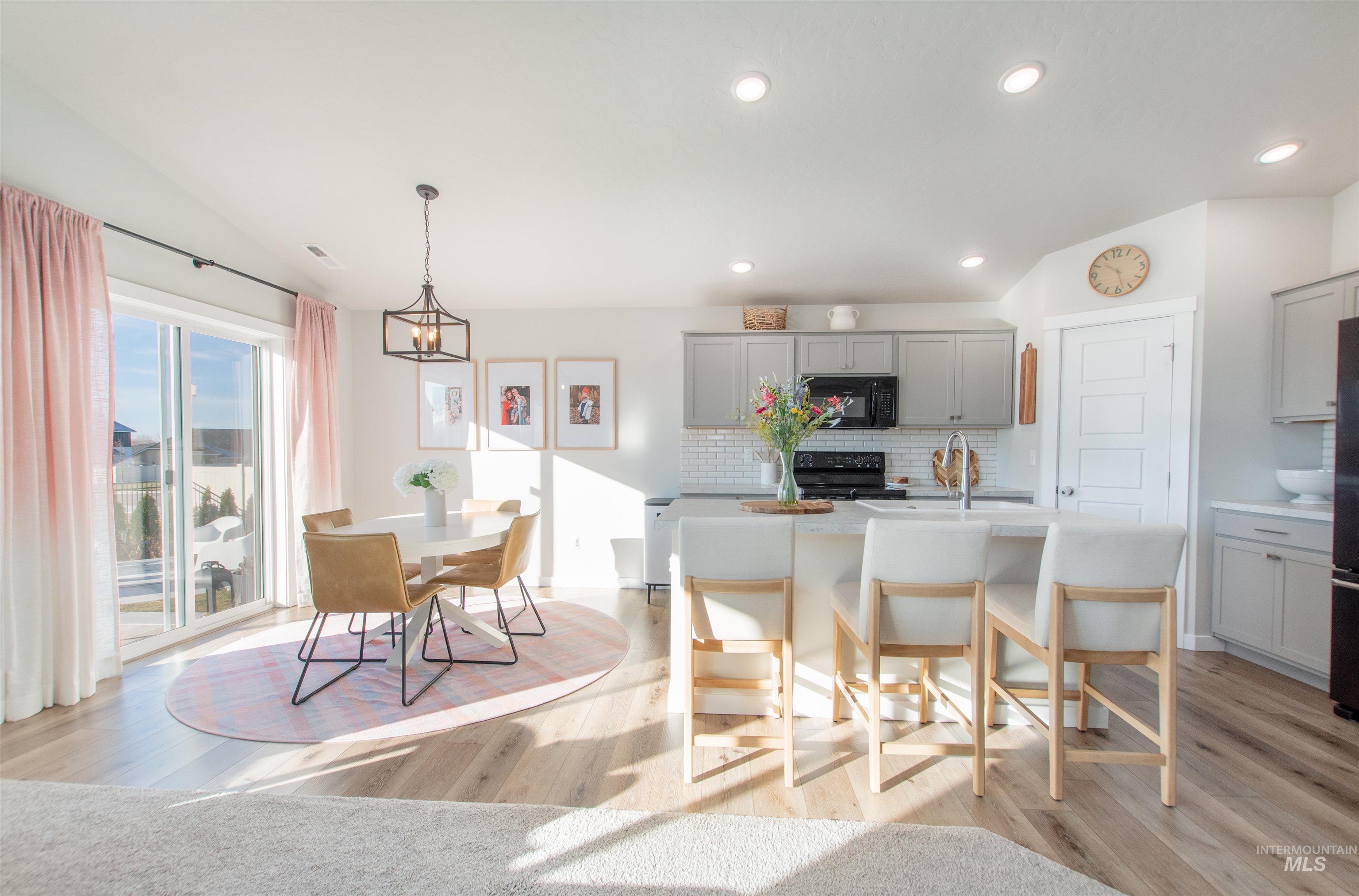 11289 W Langit St, Star, Idaho 83669, 3 Bedrooms, 2 Bathrooms, Residential For Sale, Price $499,999,MLS 98969217