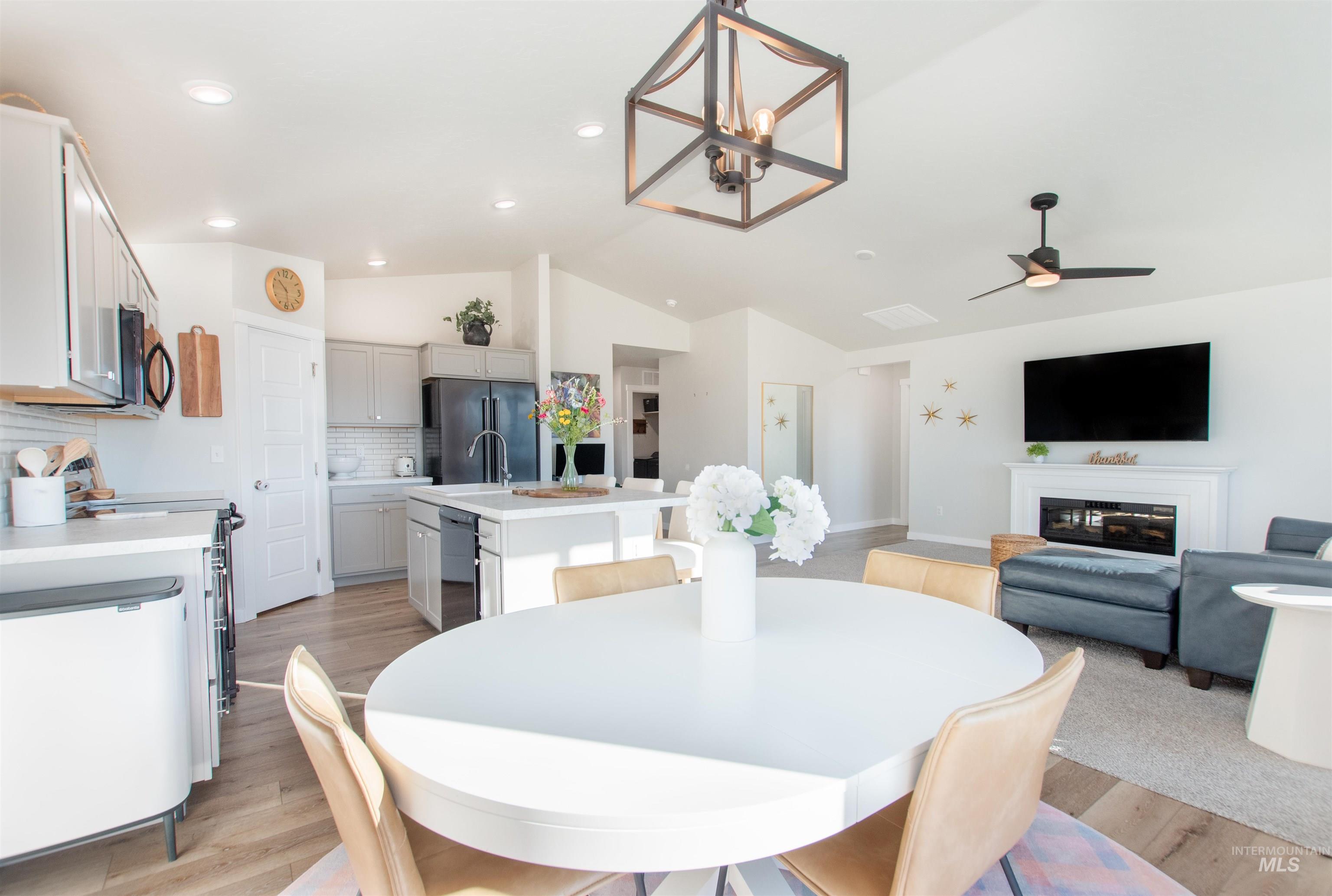 11289 W Langit St, Star, Idaho 83669, 3 Bedrooms, 2 Bathrooms, Residential For Sale, Price $499,999,MLS 98969217