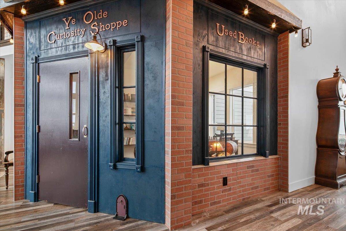 8629 Latimore, Middleton, Idaho 83644, 7 Bedrooms, 4.5 Bathrooms, Residential For Sale, Price $1,349,000,MLS 98969220