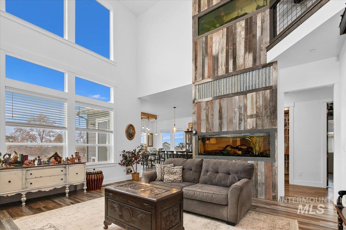 8629 Latimore, Middleton, Idaho 83644, 7 Bedrooms, 4.5 Bathrooms, Residential For Sale, Price $1,349,000,MLS 98969220