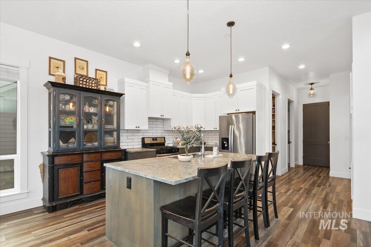 8629 Latimore, Middleton, Idaho 83644, 7 Bedrooms, 4.5 Bathrooms, Residential For Sale, Price $1,349,000,MLS 98969220