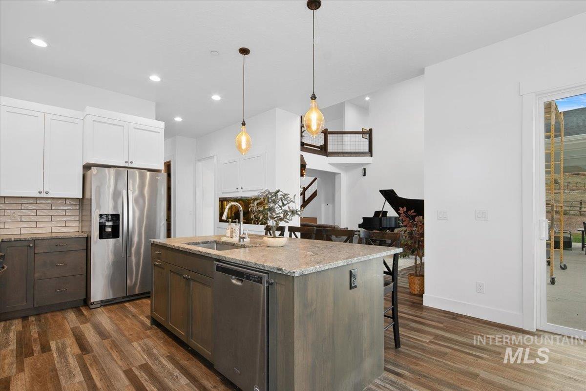 8629 Latimore, Middleton, Idaho 83644, 7 Bedrooms, 4.5 Bathrooms, Residential For Sale, Price $1,349,000,MLS 98969220