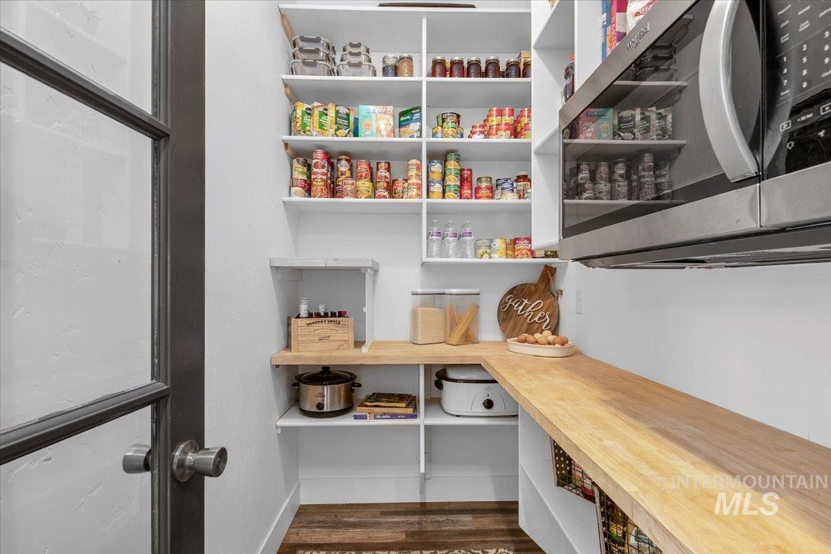 8629 Latimore, Middleton, Idaho 83644, 7 Bedrooms, 4.5 Bathrooms, Residential For Sale, Price $1,349,000,MLS 98969220