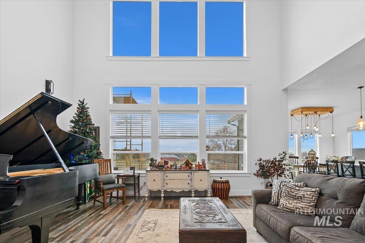 8629 Latimore, Middleton, Idaho 83644, 7 Bedrooms, 4.5 Bathrooms, Residential For Sale, Price $1,275,000,MLS 98969220