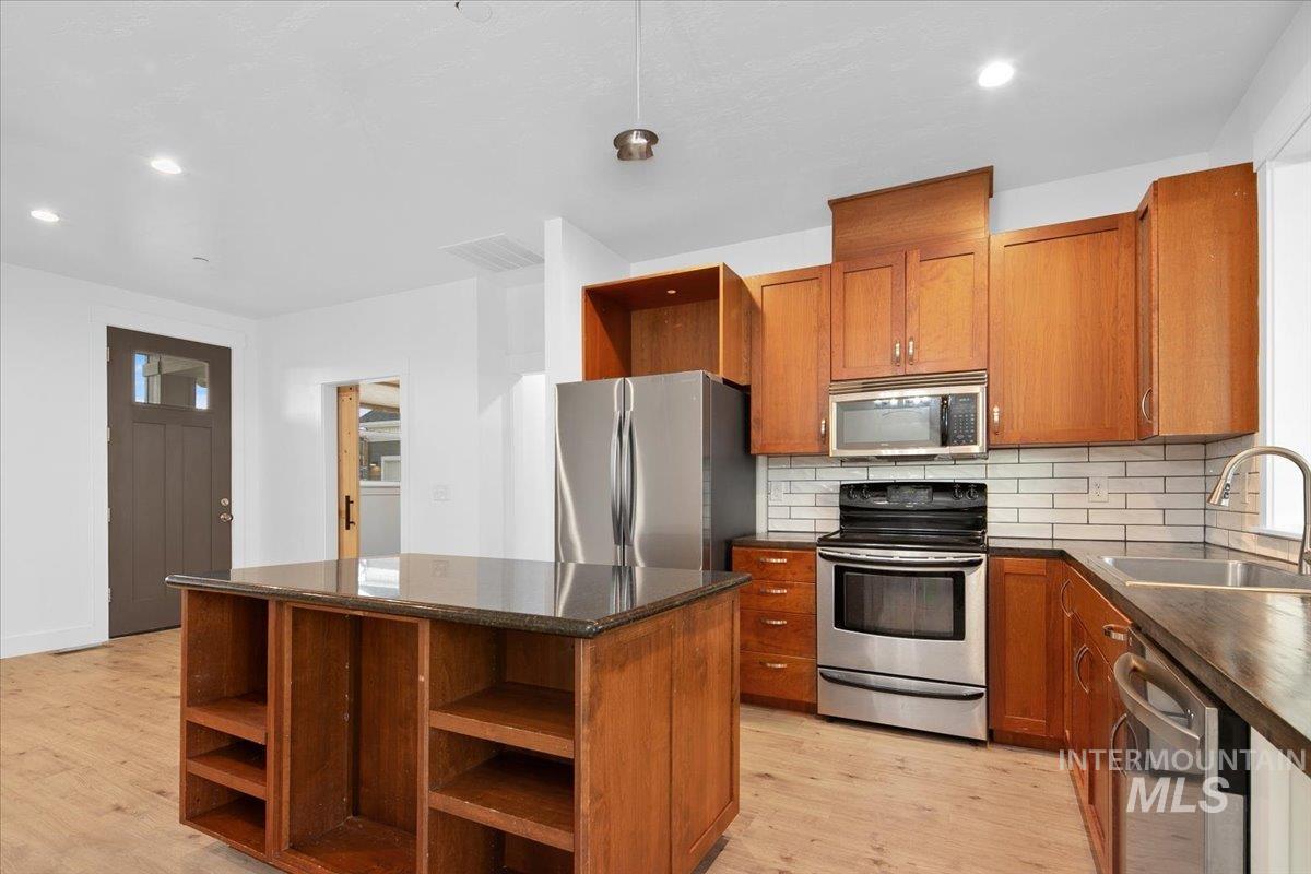 8629 Latimore, Middleton, Idaho 83644, 7 Bedrooms, 4.5 Bathrooms, Residential For Sale, Price $1,349,000,MLS 98969220