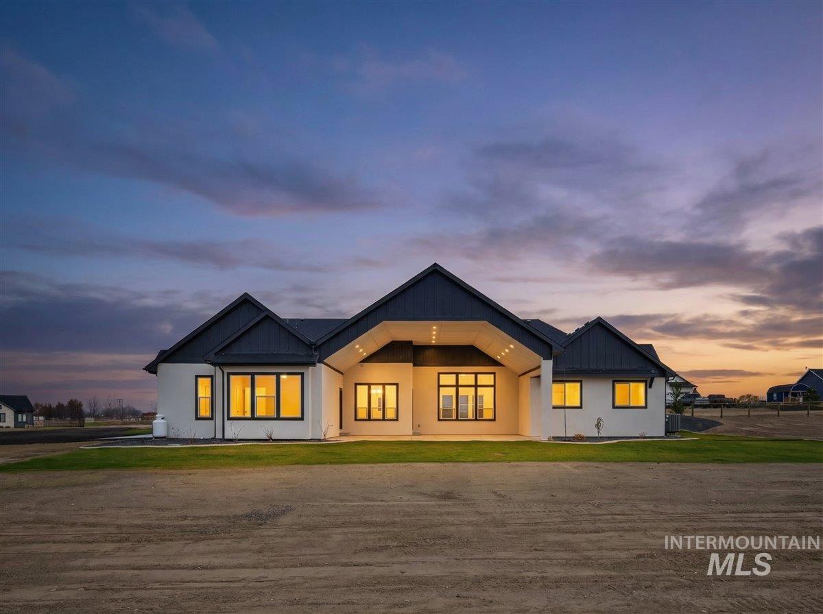 25889 Clydesdale Lane, Parma, Idaho 83660, 4 Bedrooms, 3.5 Bathrooms, Residential For Sale, Price $1,150,000,MLS 98969221