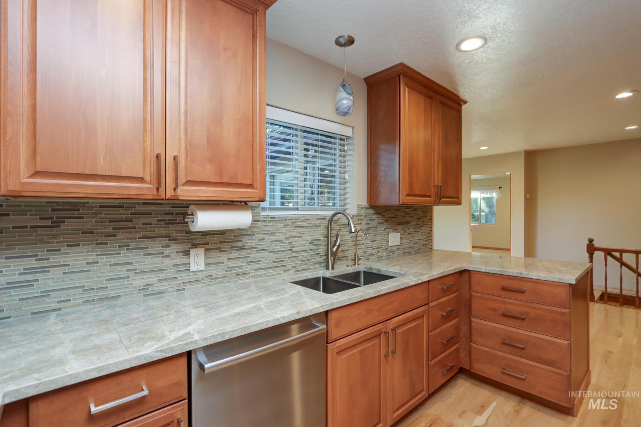 2106 N Cribbens Street, Boise, Idaho 83713, 4 Bedrooms, 3.5 Bathrooms, Residential For Sale, Price $899,000,MLS 98969222