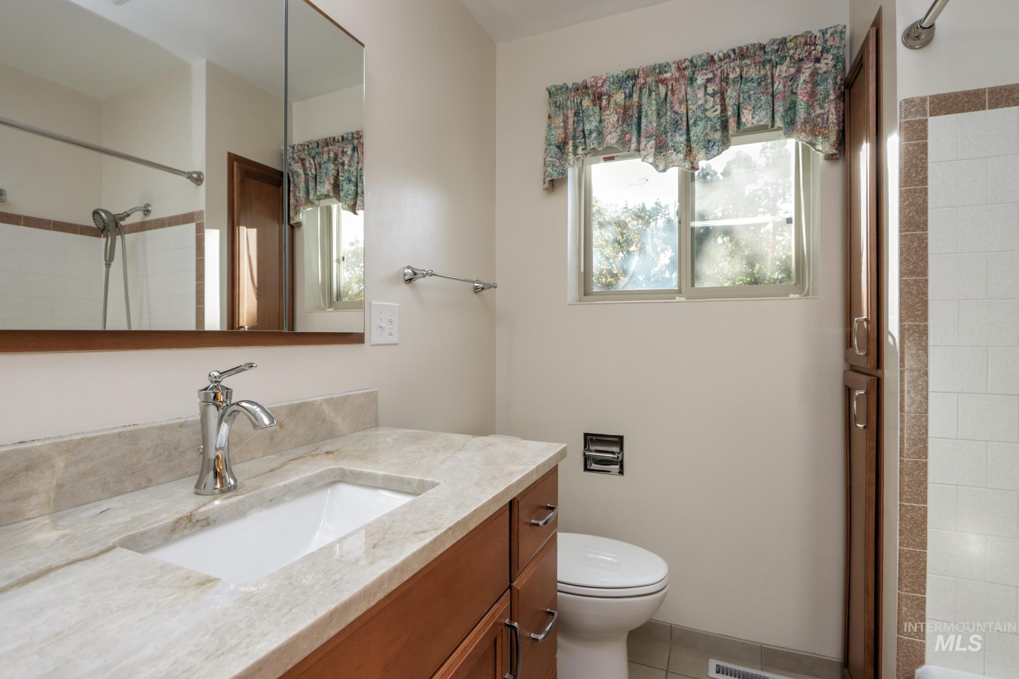 2106 N Cribbens Street, Boise, Idaho 83713, 4 Bedrooms, 3.5 Bathrooms, Residential For Sale, Price $899,000,MLS 98969222