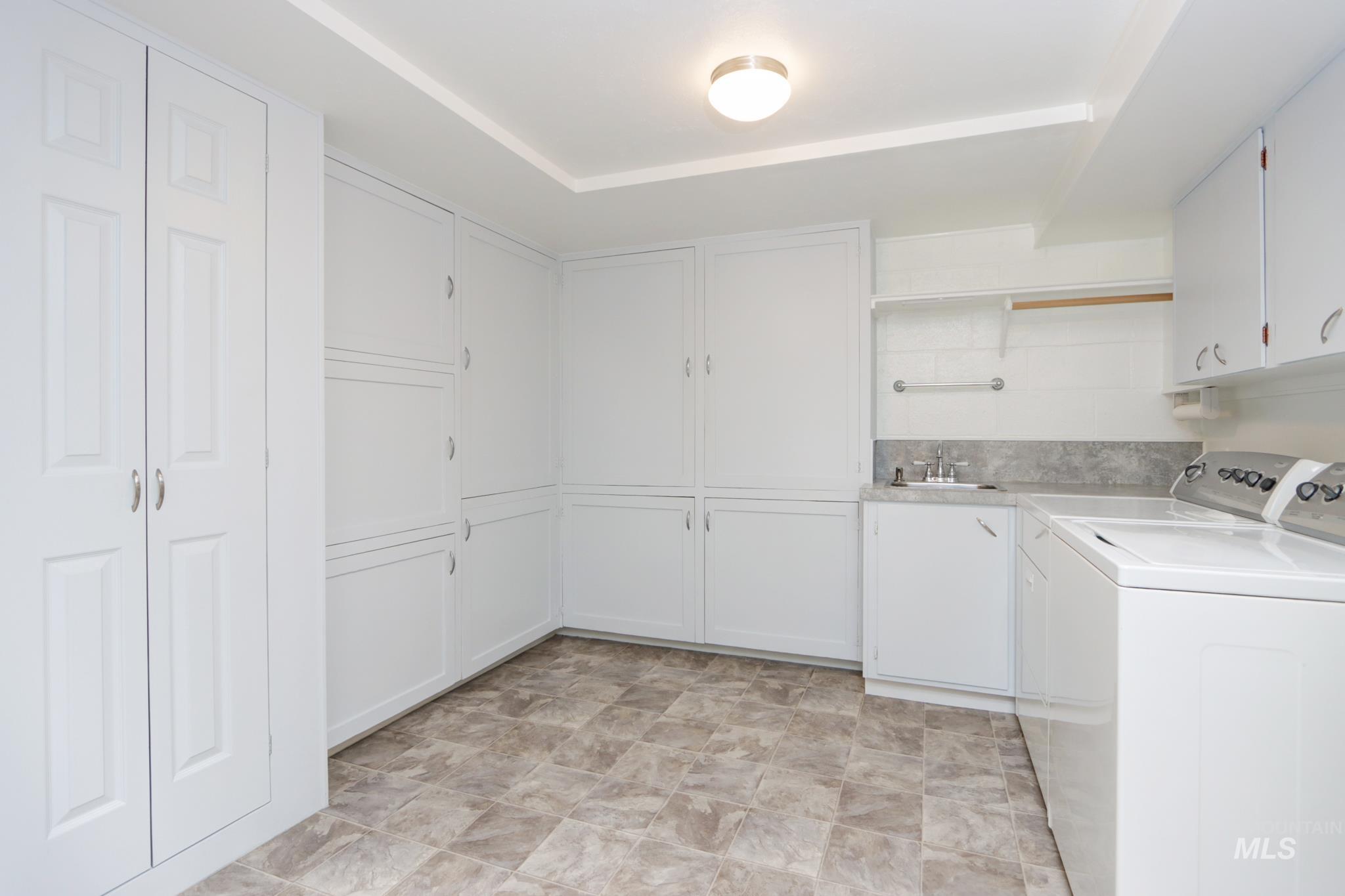 2106 N Cribbens Street, Boise, Idaho 83713, 4 Bedrooms, 3.5 Bathrooms, Residential For Sale, Price $899,000,MLS 98969222