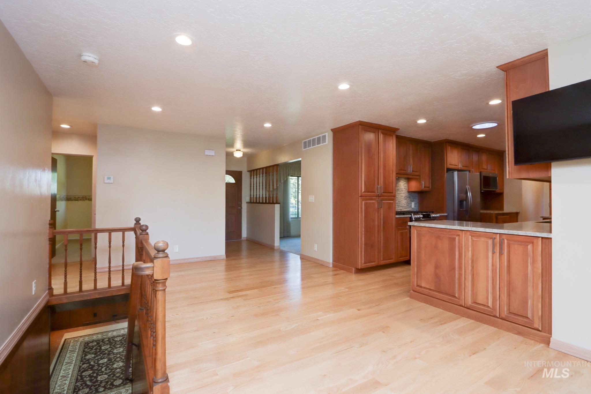 2106 N Cribbens Street, Boise, Idaho 83713, 4 Bedrooms, 3.5 Bathrooms, Residential For Sale, Price $899,000,MLS 98969222