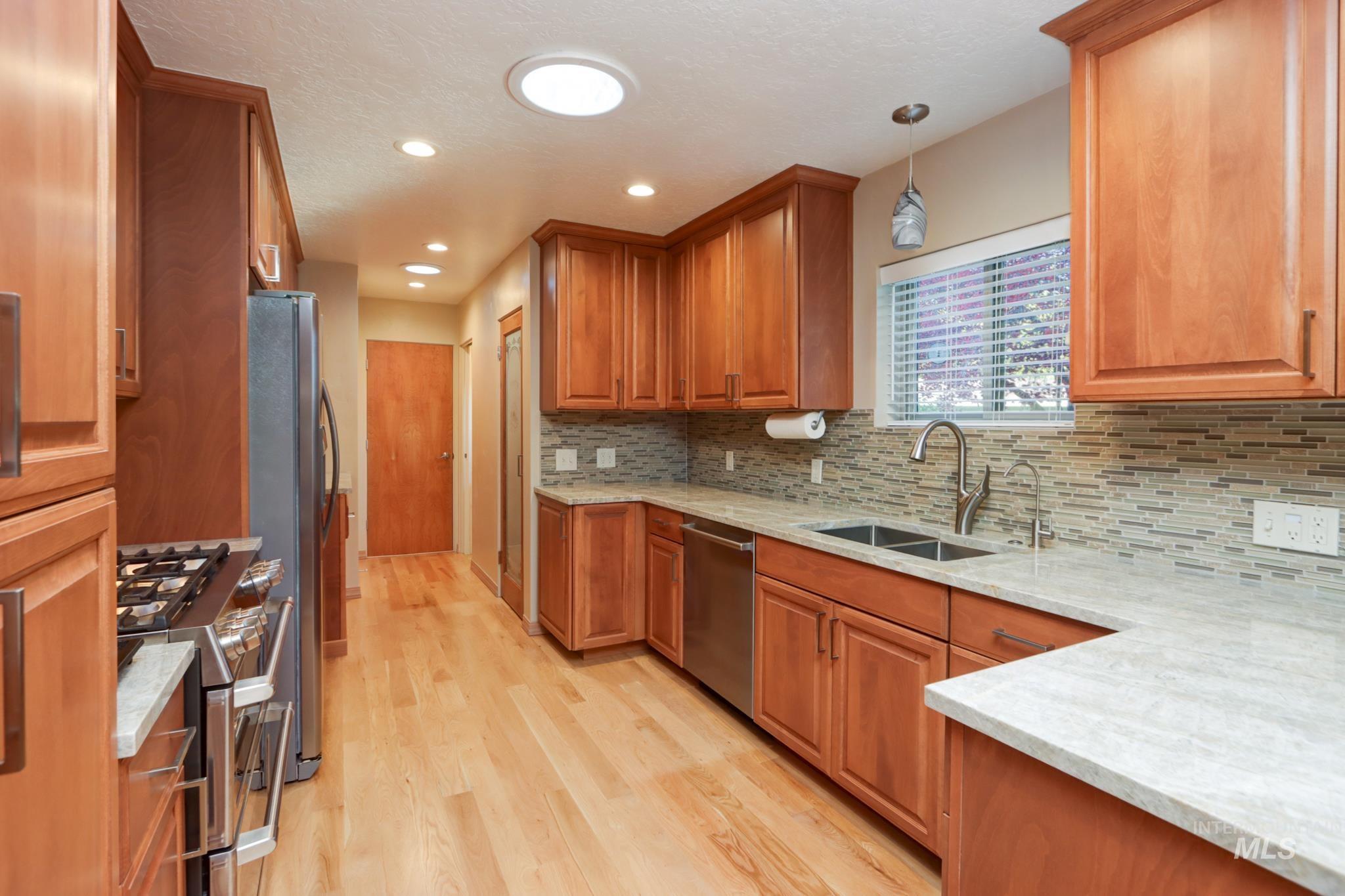 2106 N Cribbens Street, Boise, Idaho 83713, 4 Bedrooms, 3.5 Bathrooms, Residential For Sale, Price $899,000,MLS 98969222