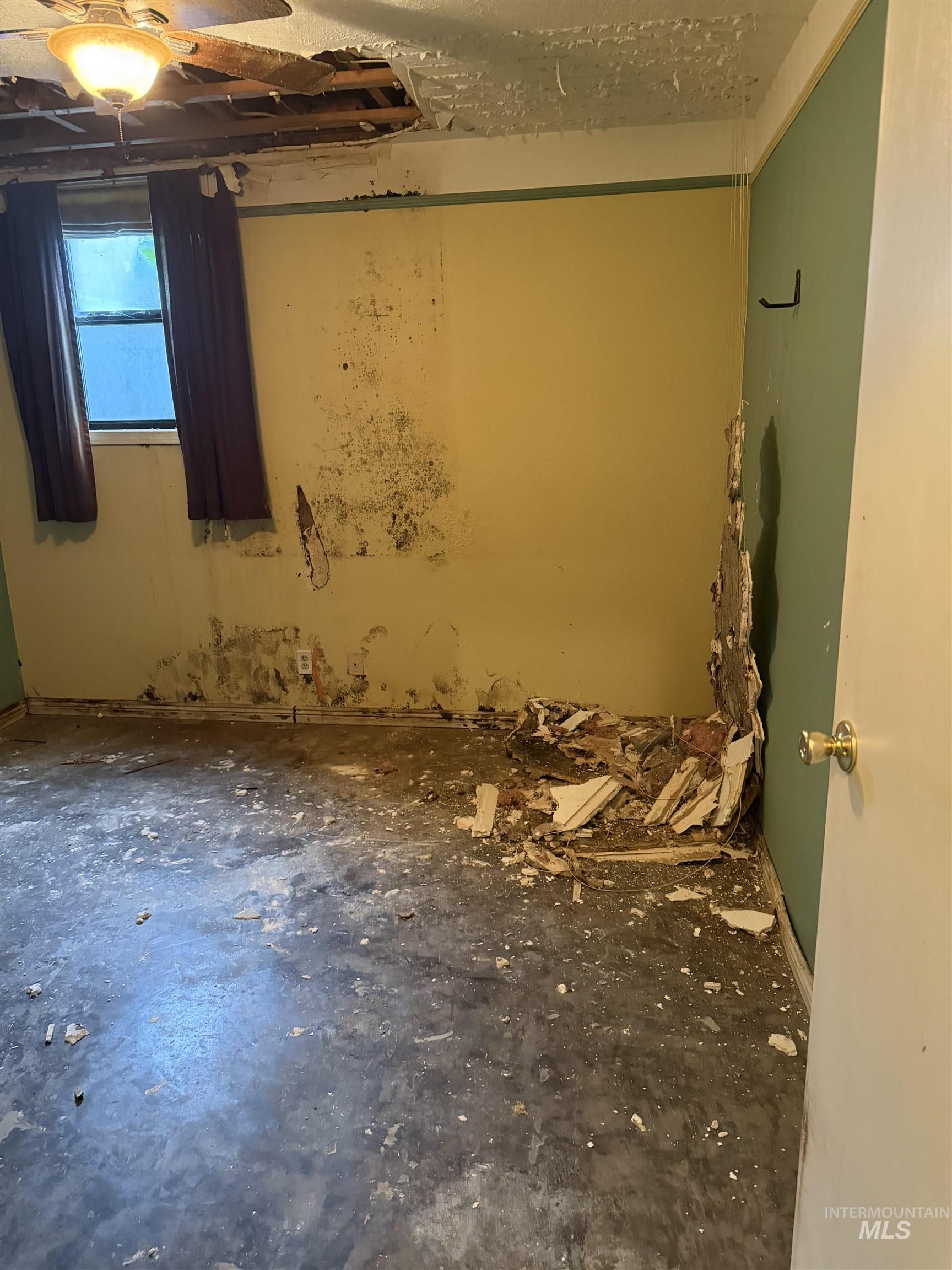 28554 Highway 18, Parma, Idaho 83660, 2 Bedrooms, 1 Bathroom, Residential For Sale, Price $199,900,MLS 98969229