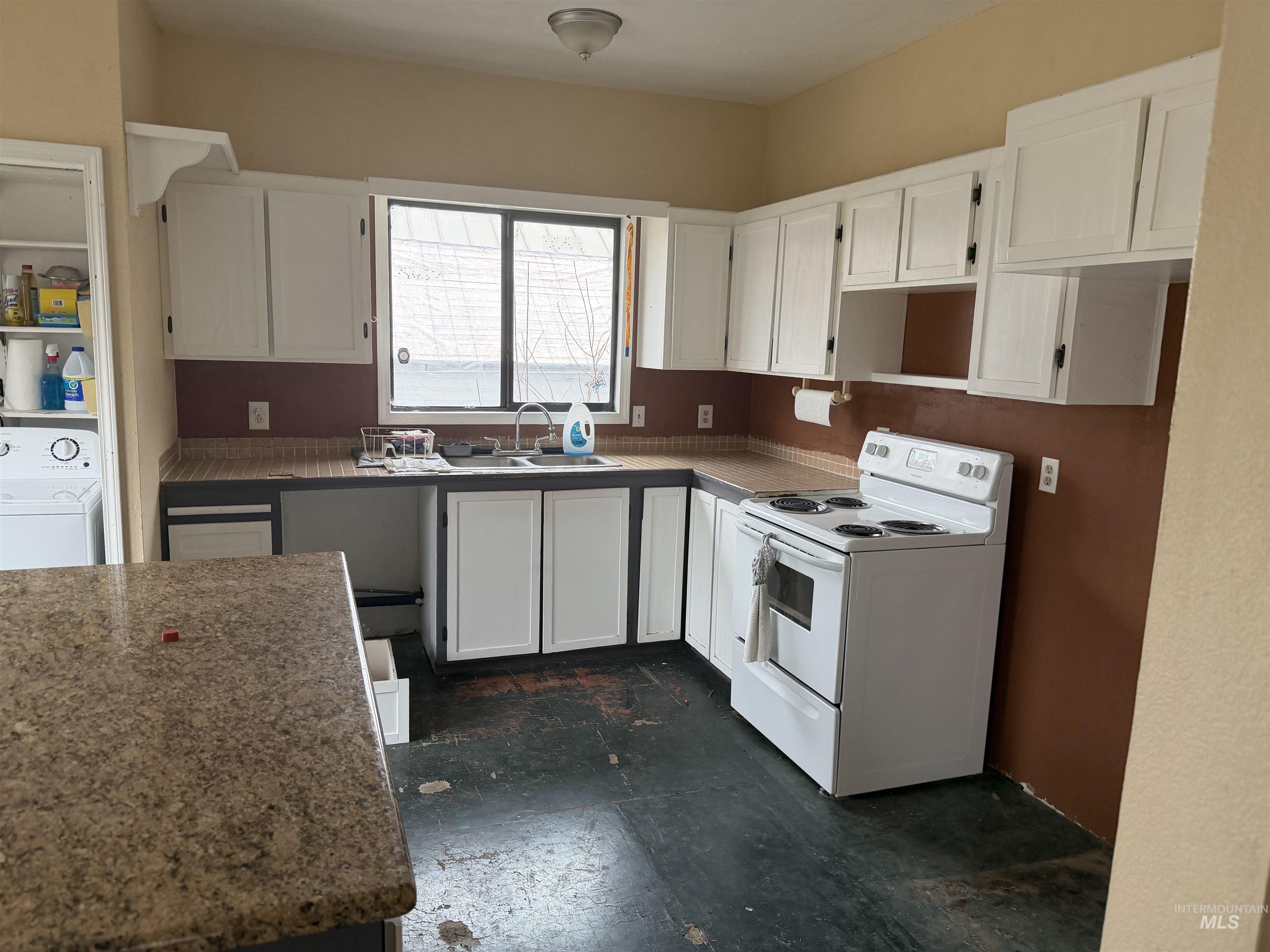 28554 Highway 18, Parma, Idaho 83660, 2 Bedrooms, 1 Bathroom, Residential For Sale, Price $199,900,MLS 98969229