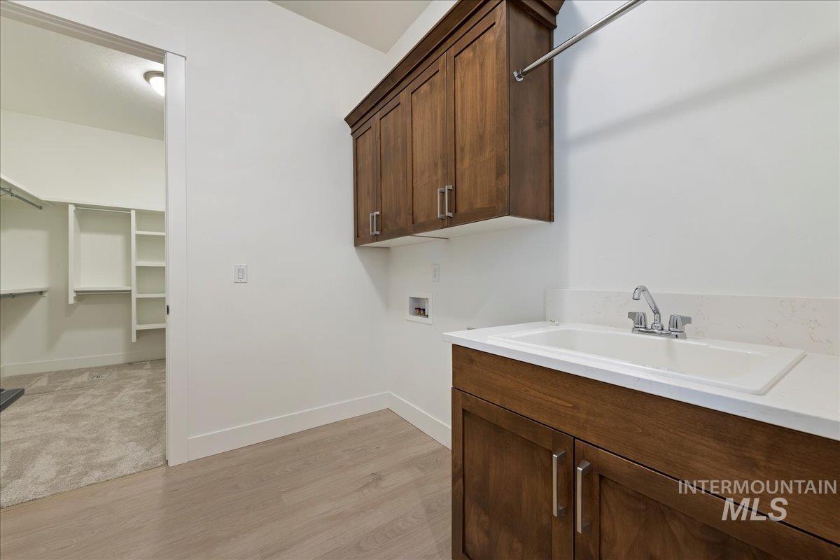 6829 N Valley Breeze Avenue, Meridian, Idaho 83646, 4 Bedrooms, 3.5 Bathrooms, Residential For Sale, Price $874,900,MLS 98969239