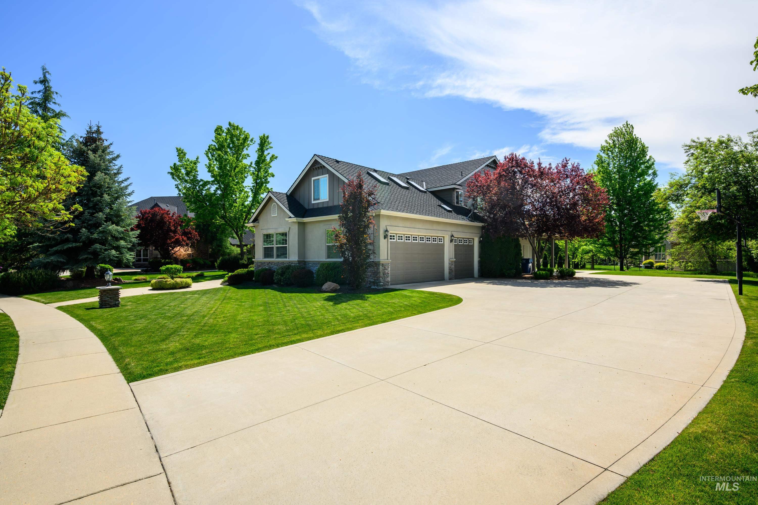 647 W Water Grove Drive, Eagle, Idaho 83616, 5 Bedrooms, 4.5 Bathrooms, Residential For Sale, Price $1,225,000,MLS 98969240