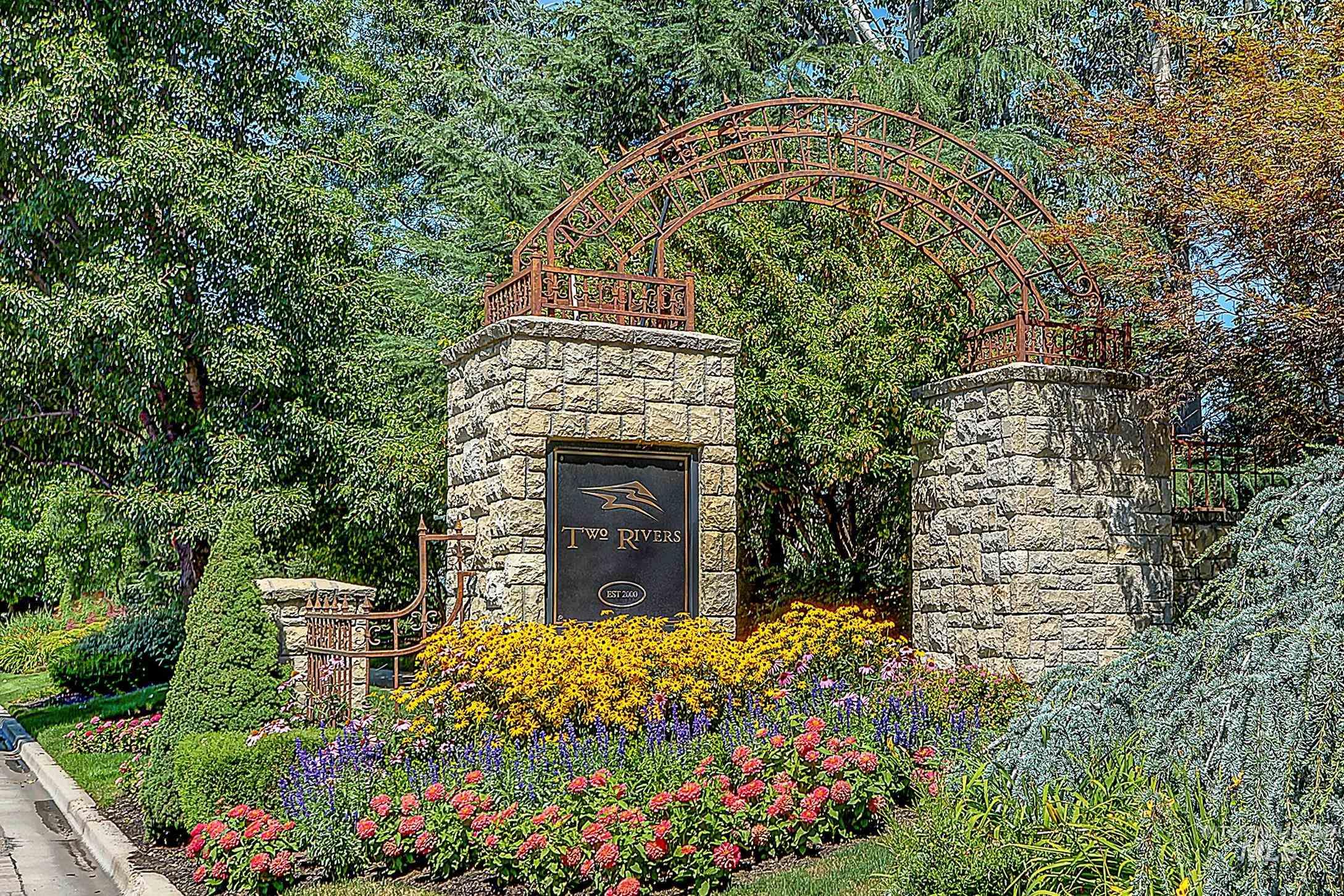 647 W Water Grove Drive, Eagle, Idaho 83616, 5 Bedrooms, 4.5 Bathrooms, Residential For Sale, Price $1,225,000,MLS 98969240